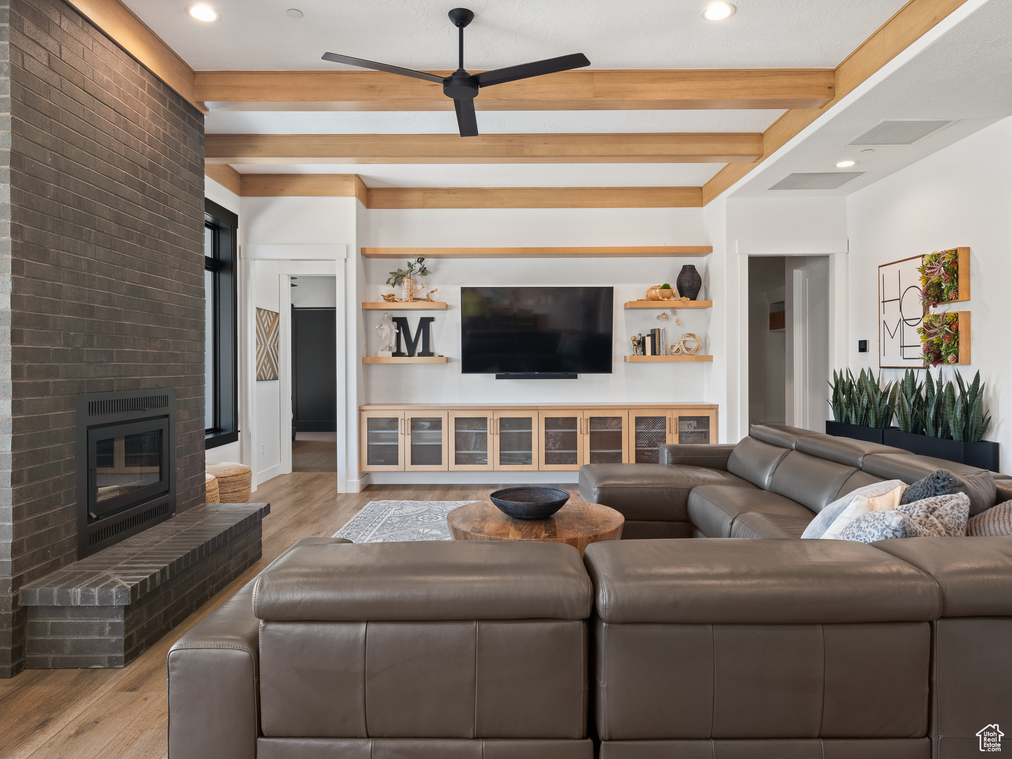 607 W SUMMER BREEZE