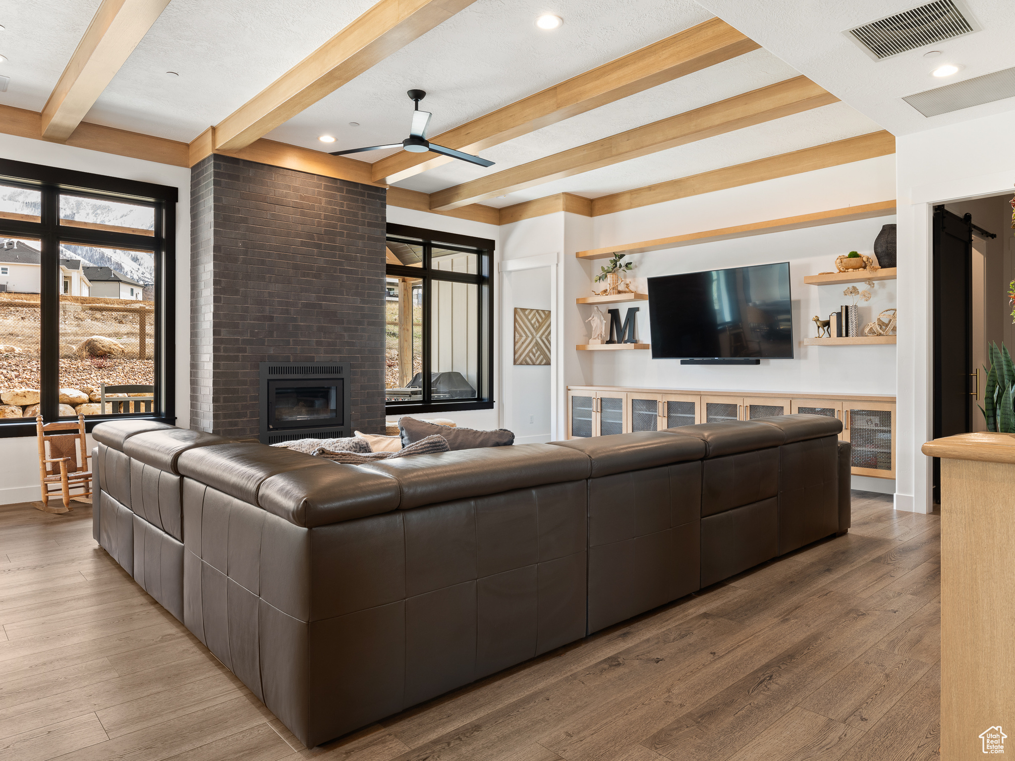 607 W SUMMER BREEZE
