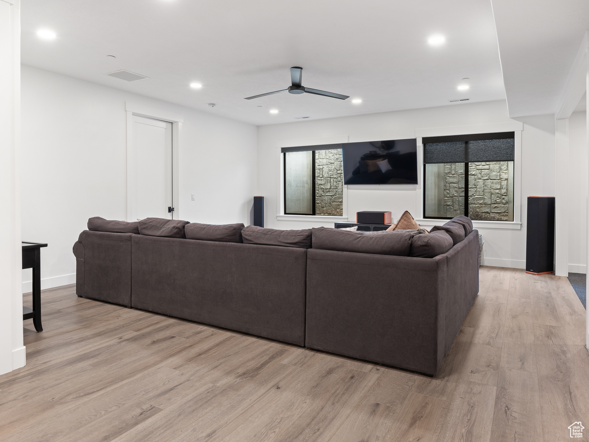 607 W SUMMER BREEZE