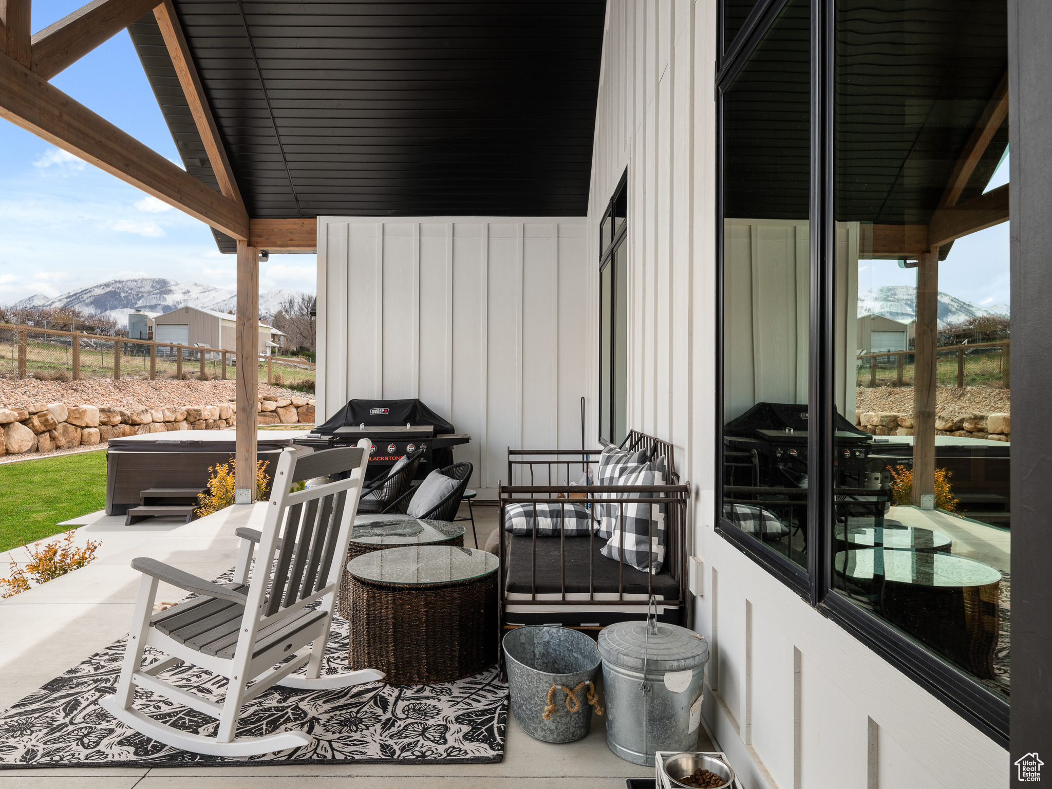 607 W SUMMER BREEZE