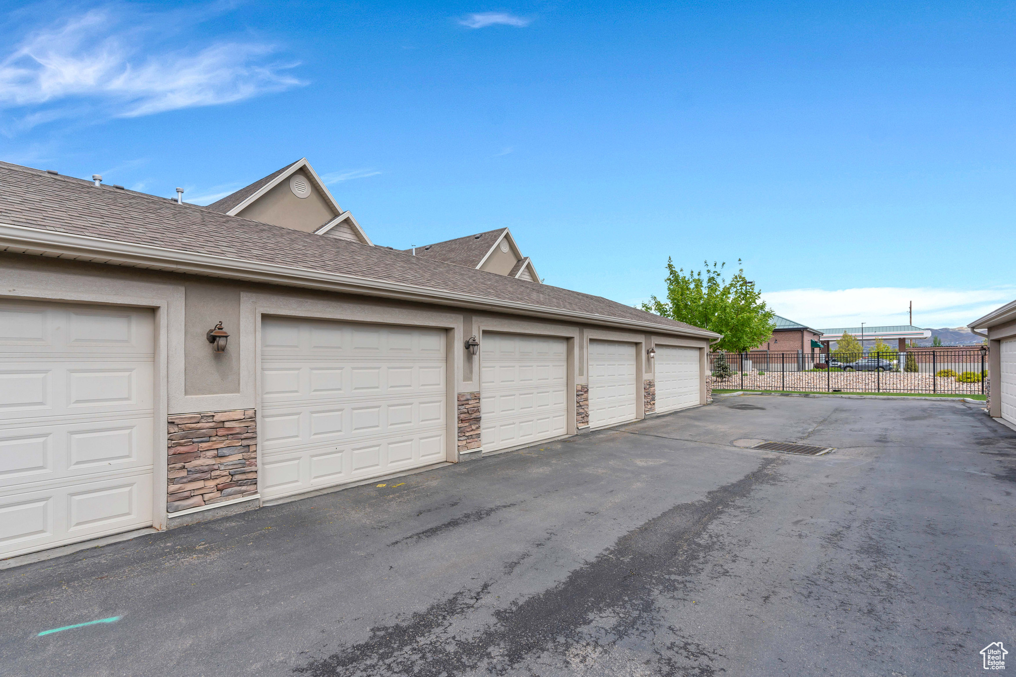 118 S TAMARAK CIR