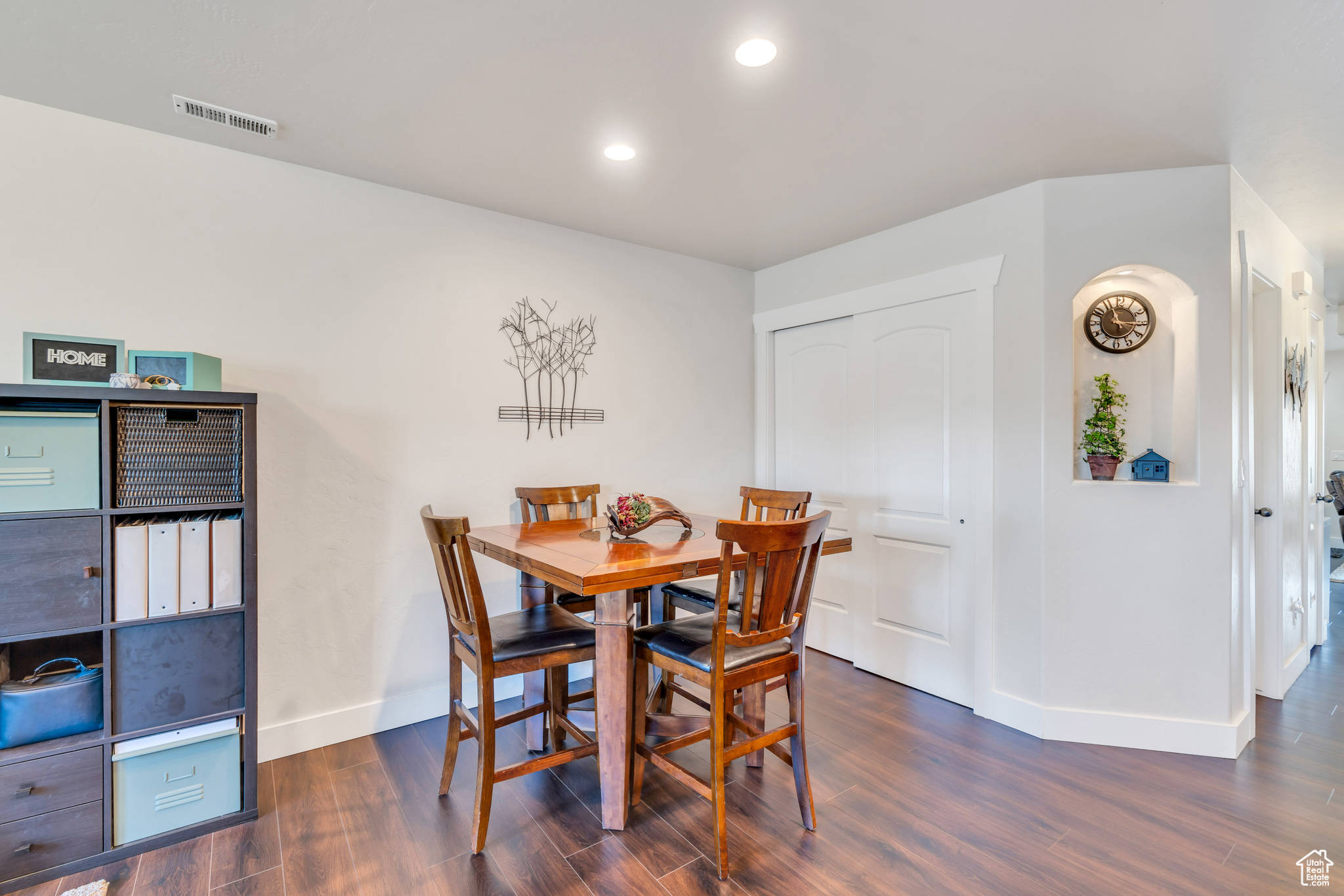 118 S TAMARAK CIR