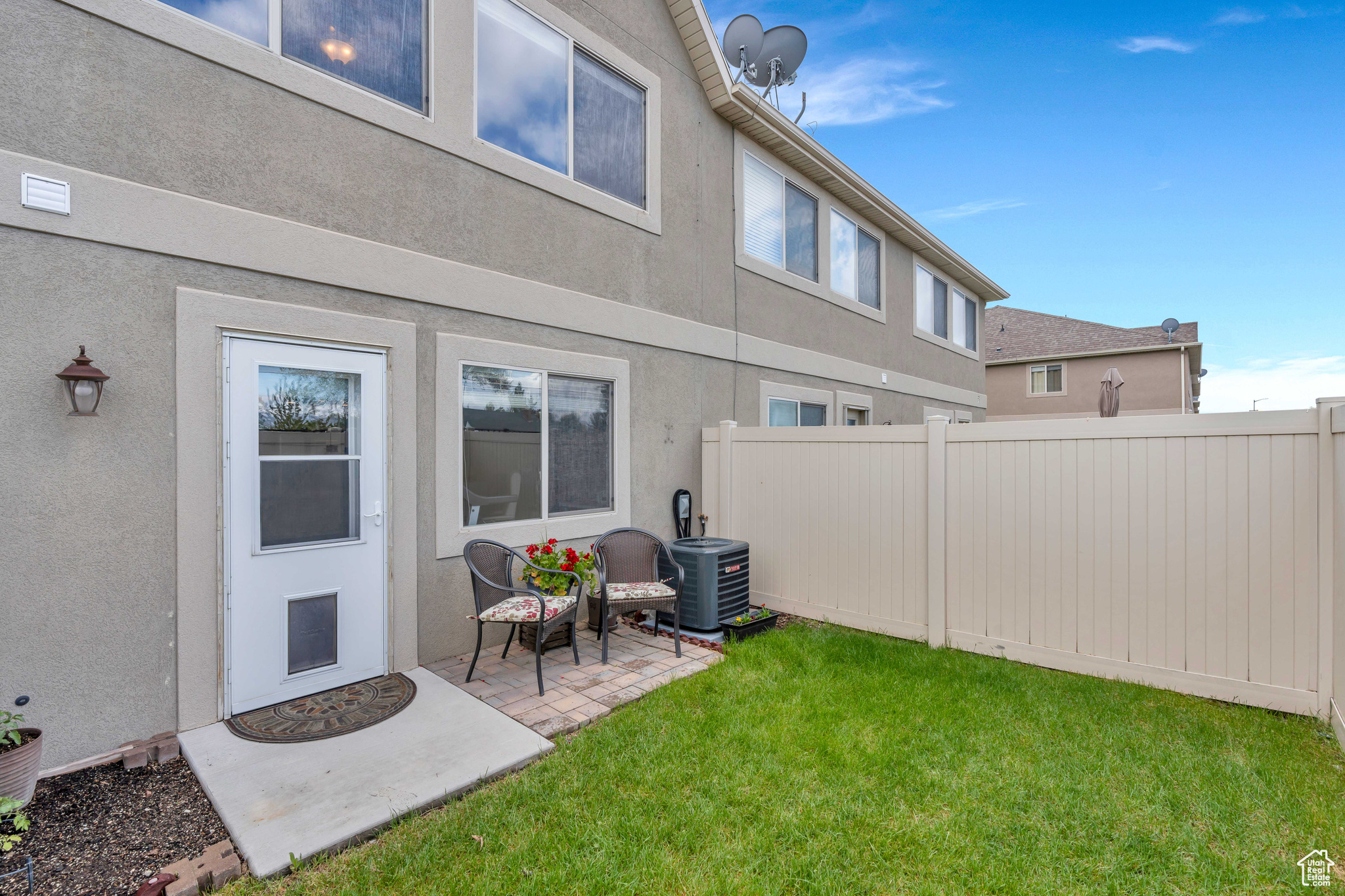 118 S TAMARAK CIR