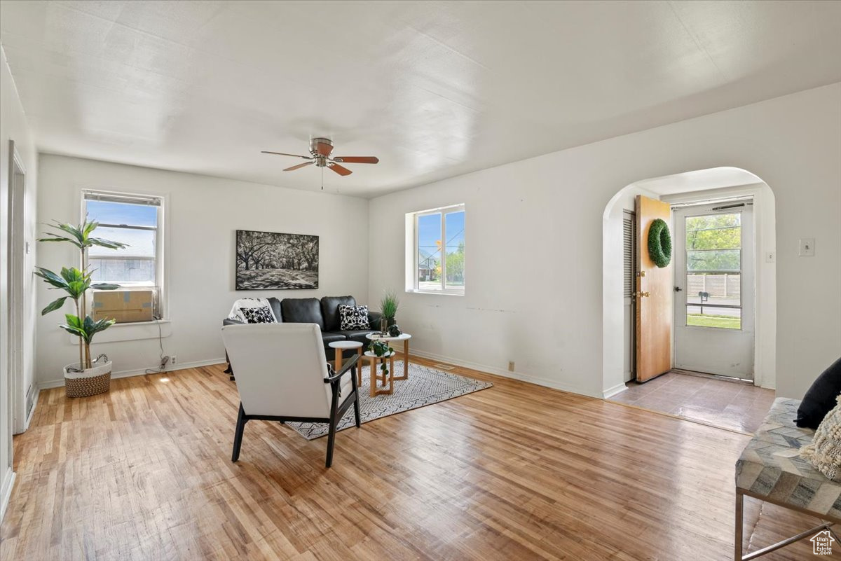 819 S MAIN ST