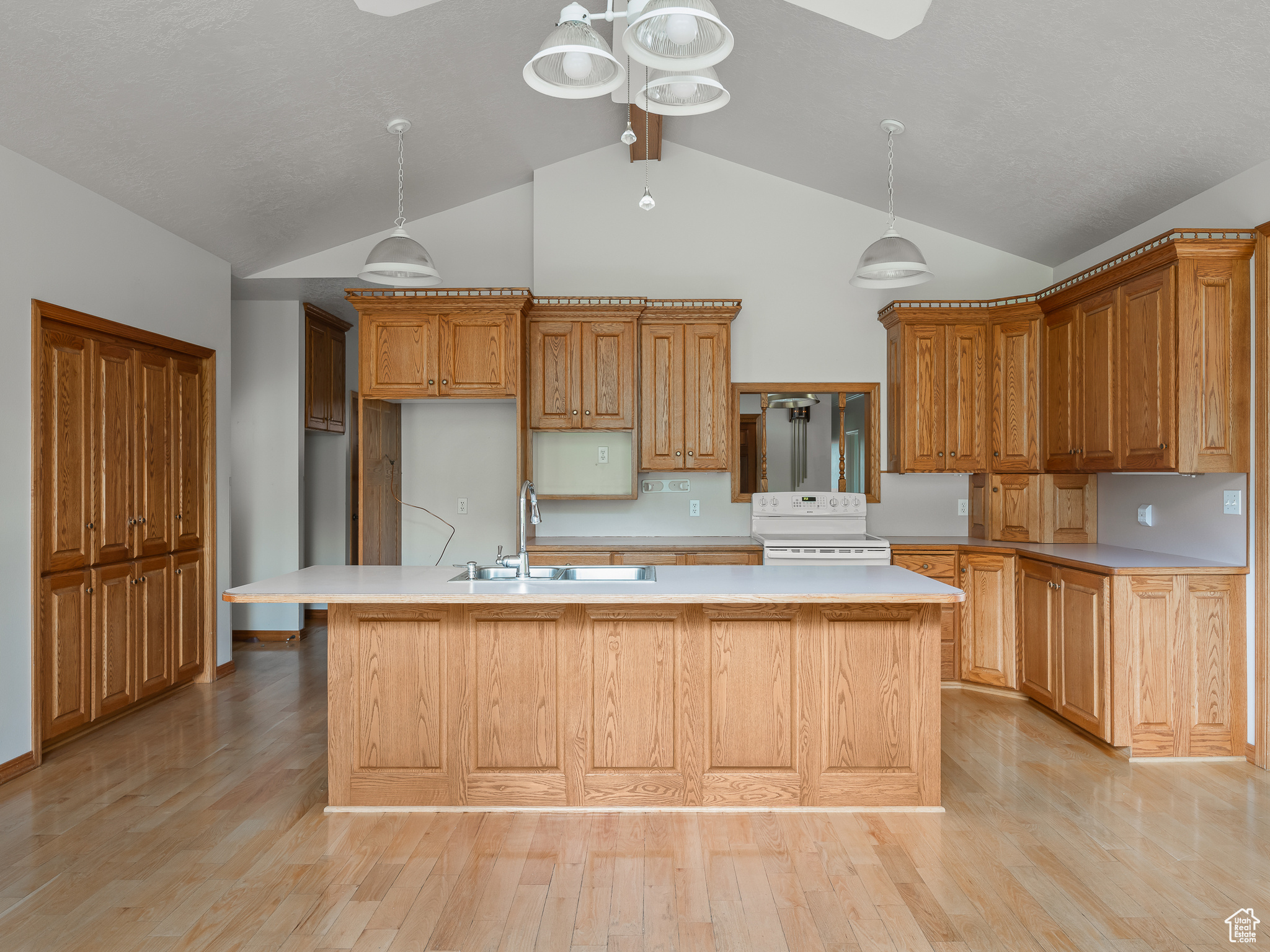 530 S OAK