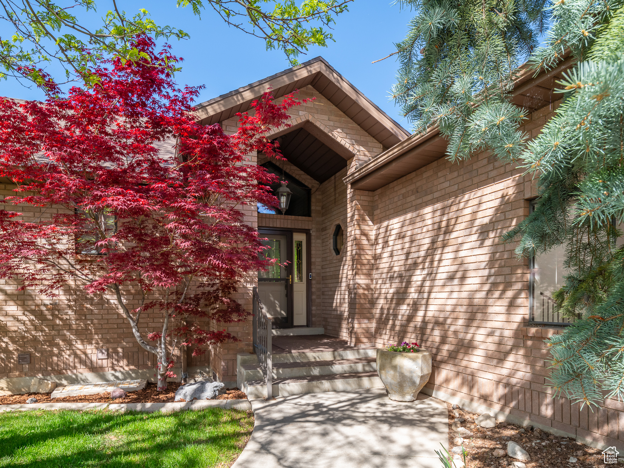 530 S OAK
