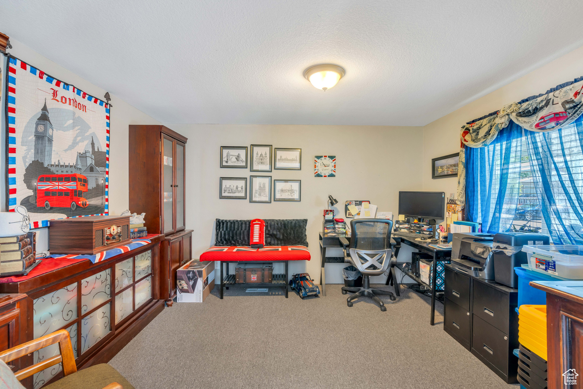 252 E CRESCENTWOOD DR