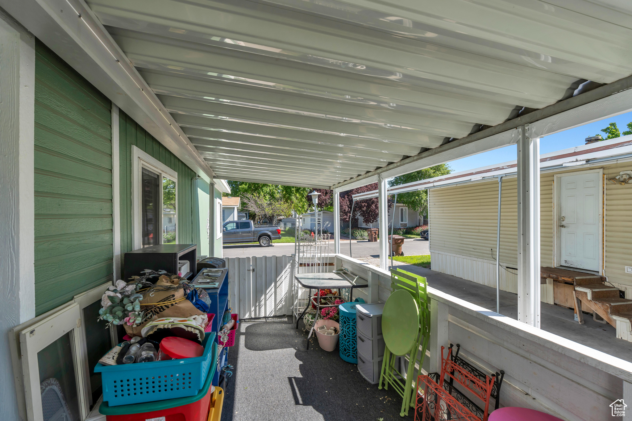 252 E CRESCENTWOOD DR