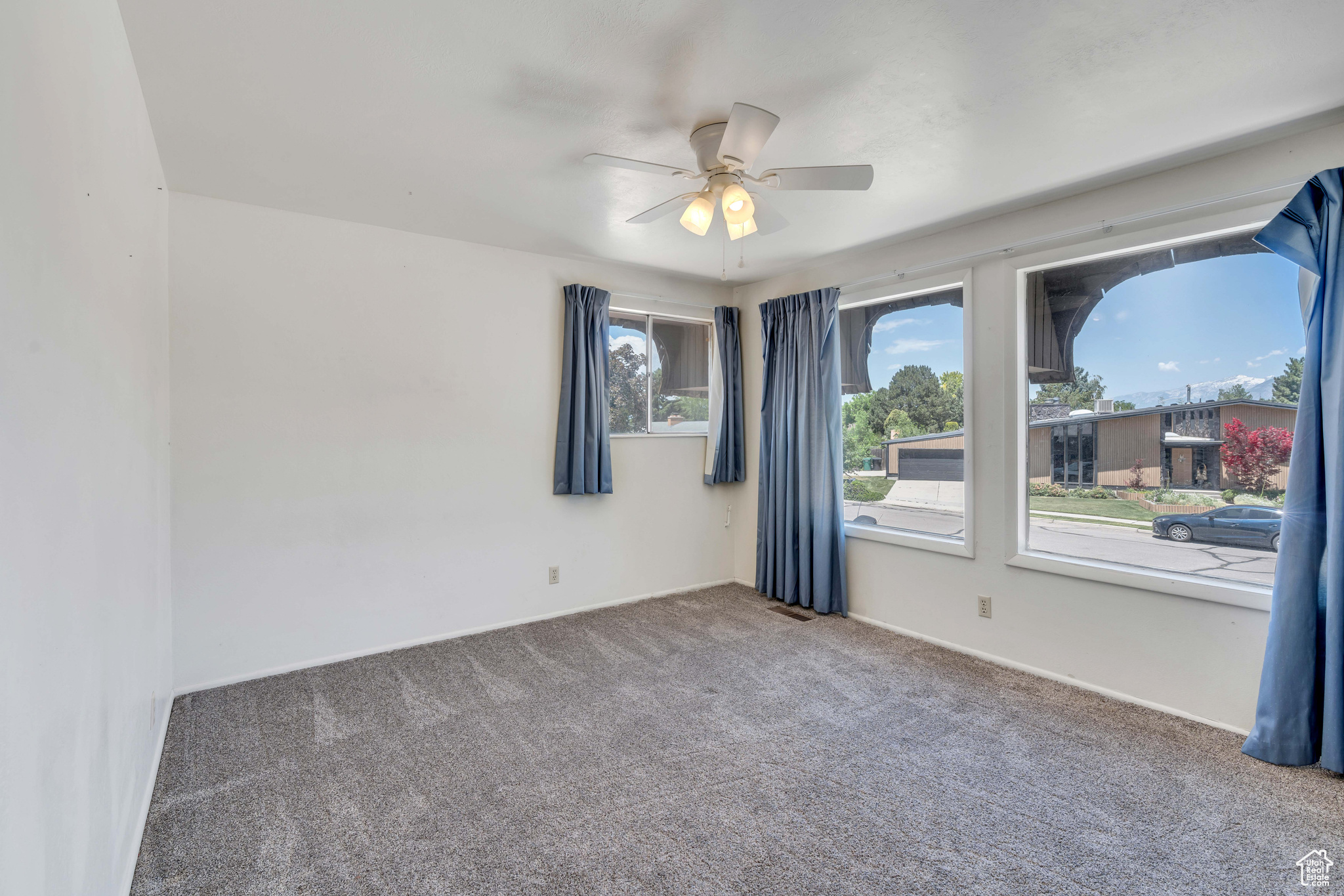 2005 LAKEVIEW DR
