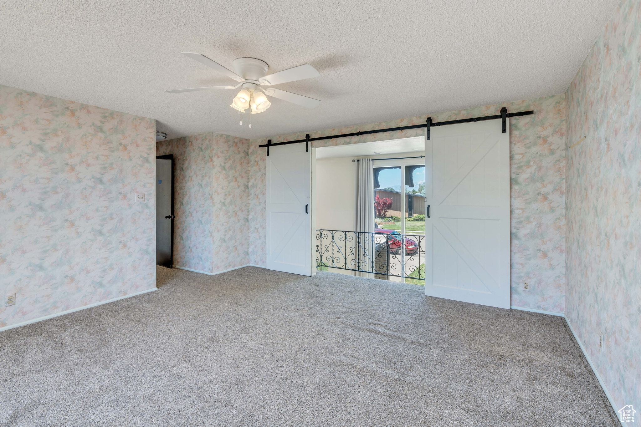 2005 LAKEVIEW DR