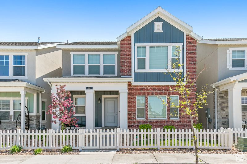 3811 W DREXLER DR