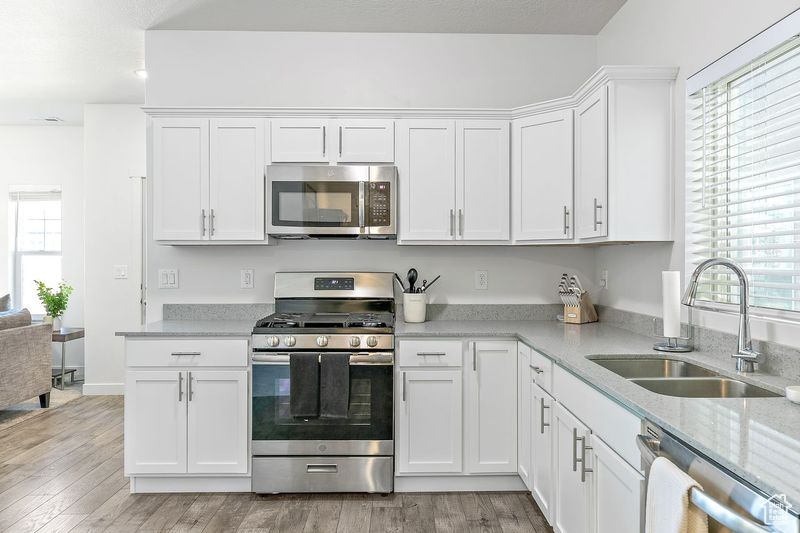 3811 W DREXLER DR