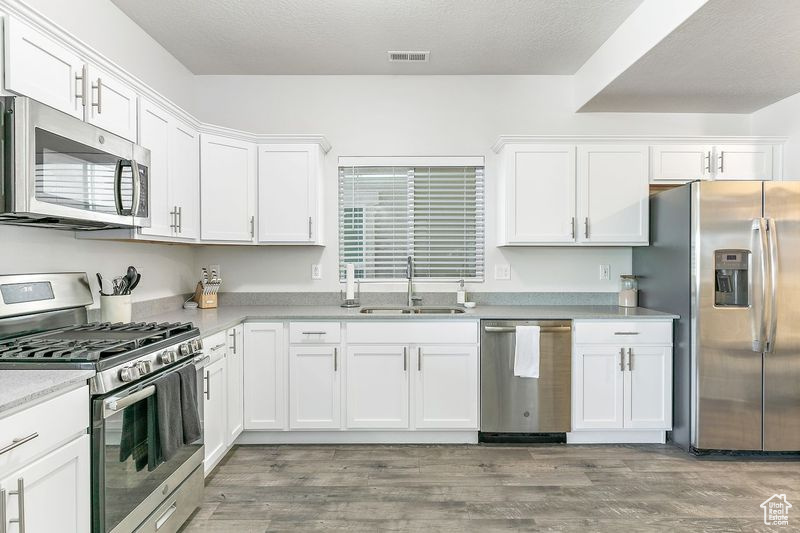 3811 W DREXLER DR
