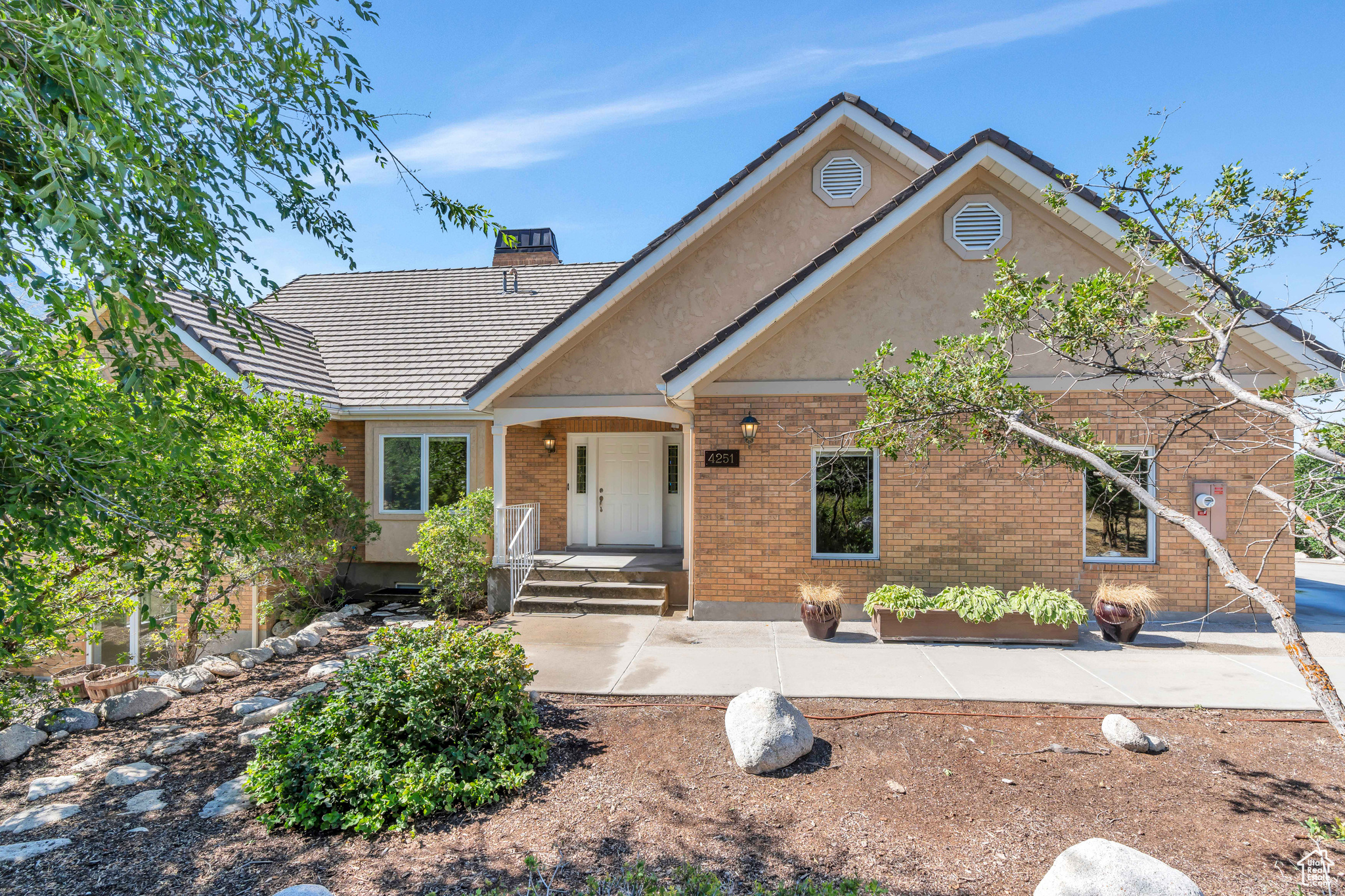 4251 ALPINE COVE DR