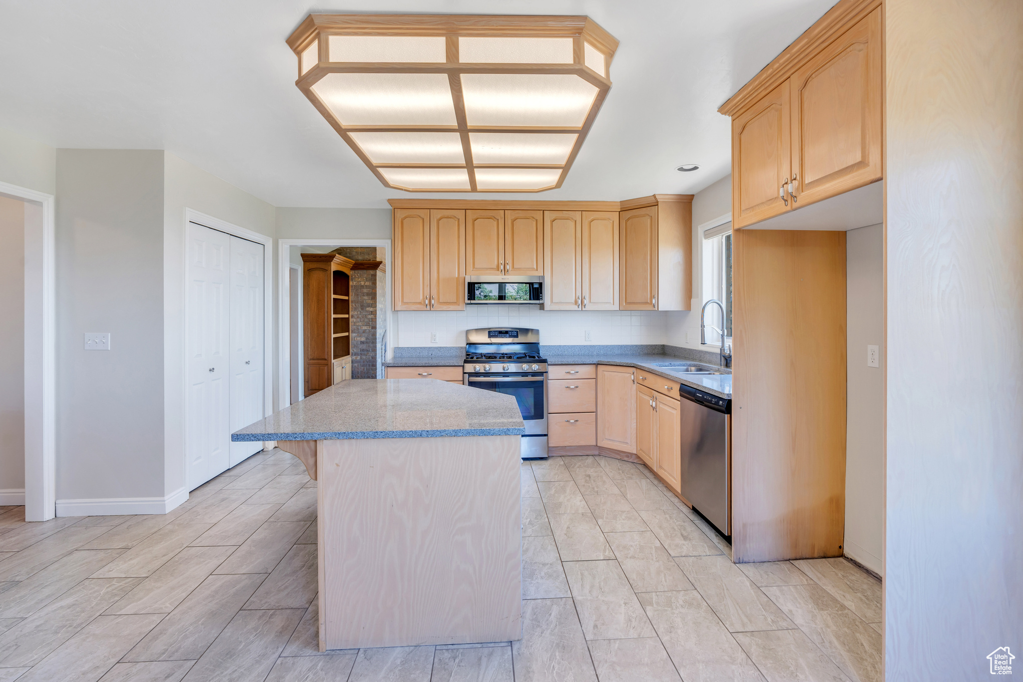 4251 ALPINE COVE DR