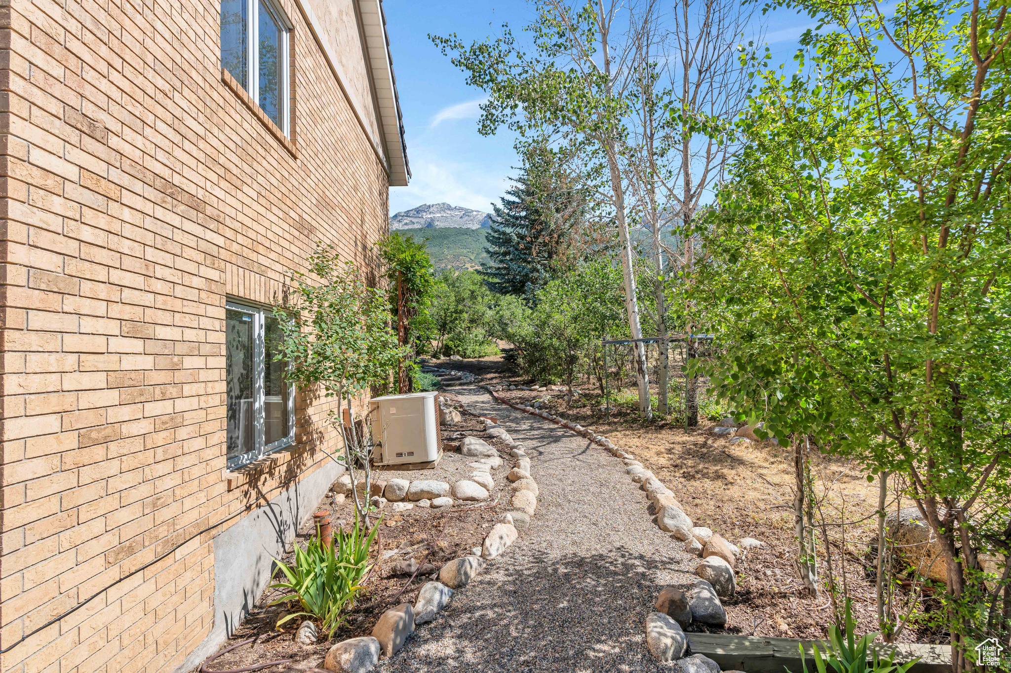 4251 ALPINE COVE DR