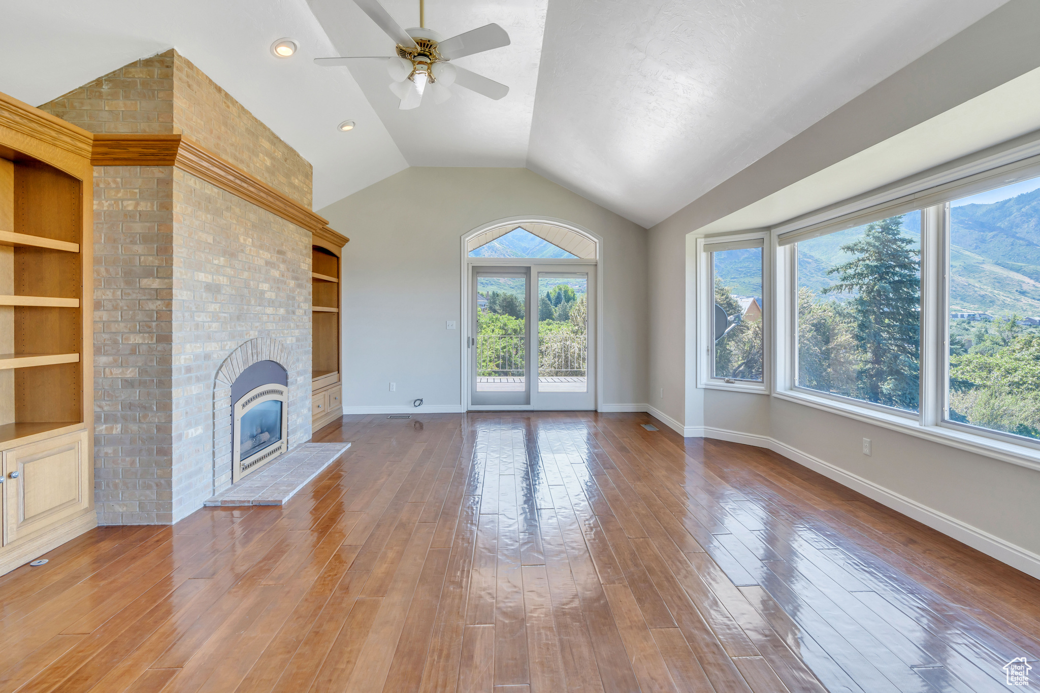 4251 ALPINE COVE DR