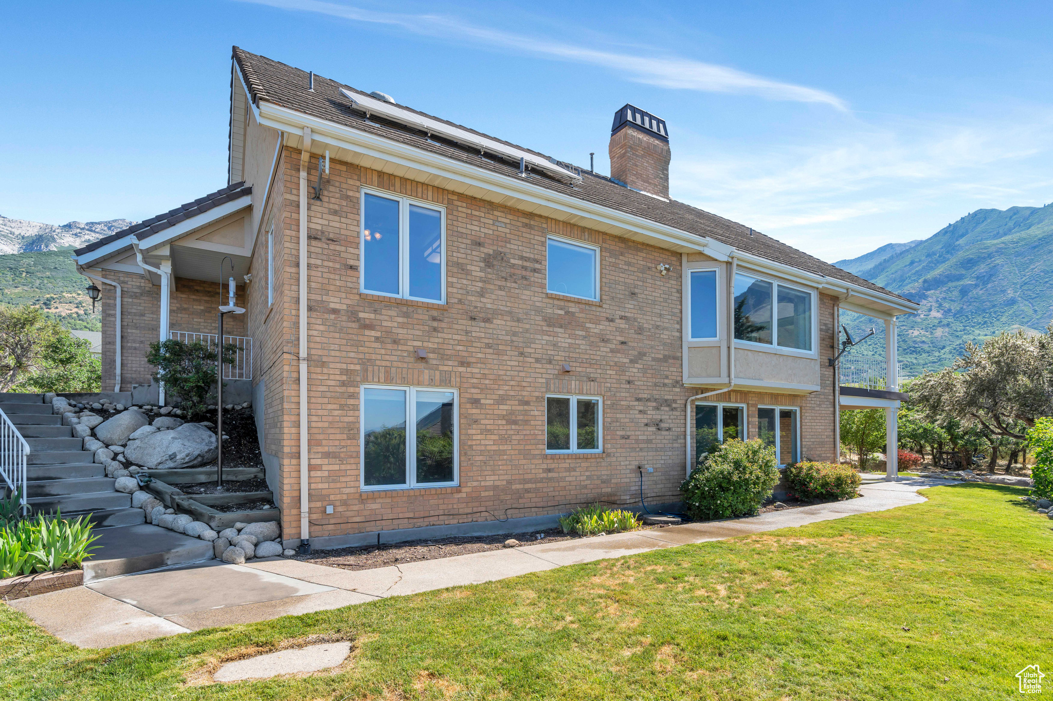 4251 ALPINE COVE DR
