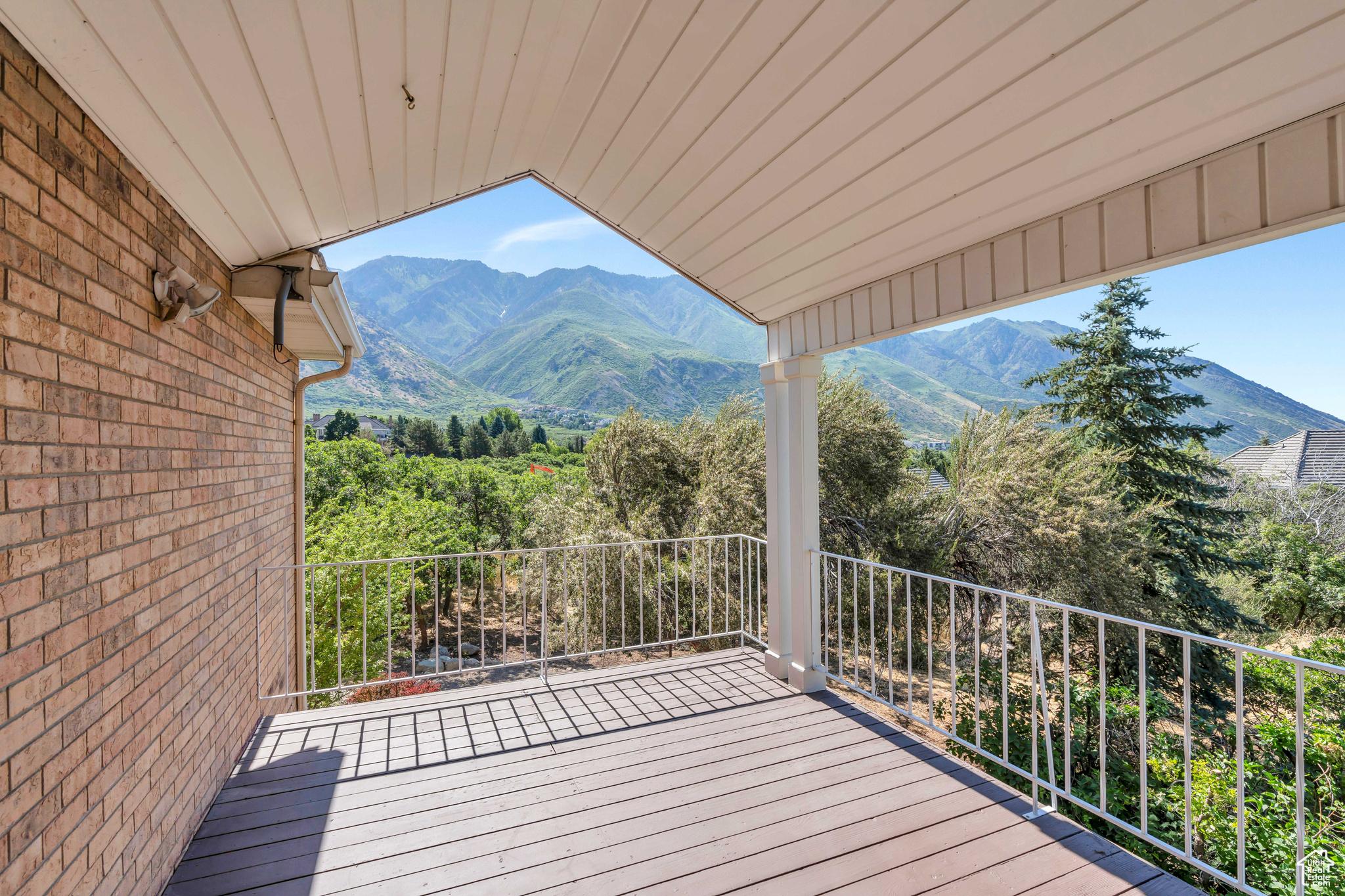 4251 ALPINE COVE DR