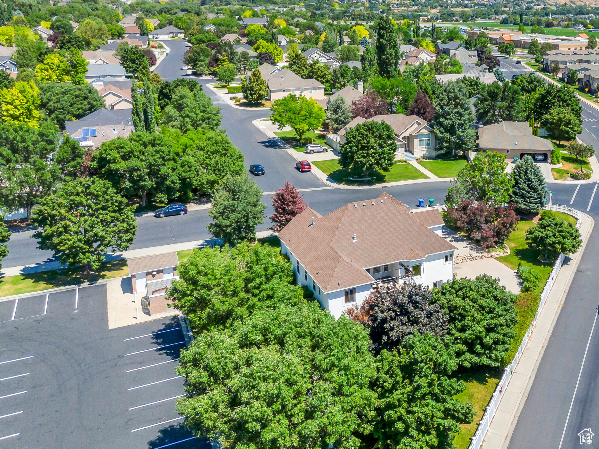 9691 N CHESTERFIELD DR