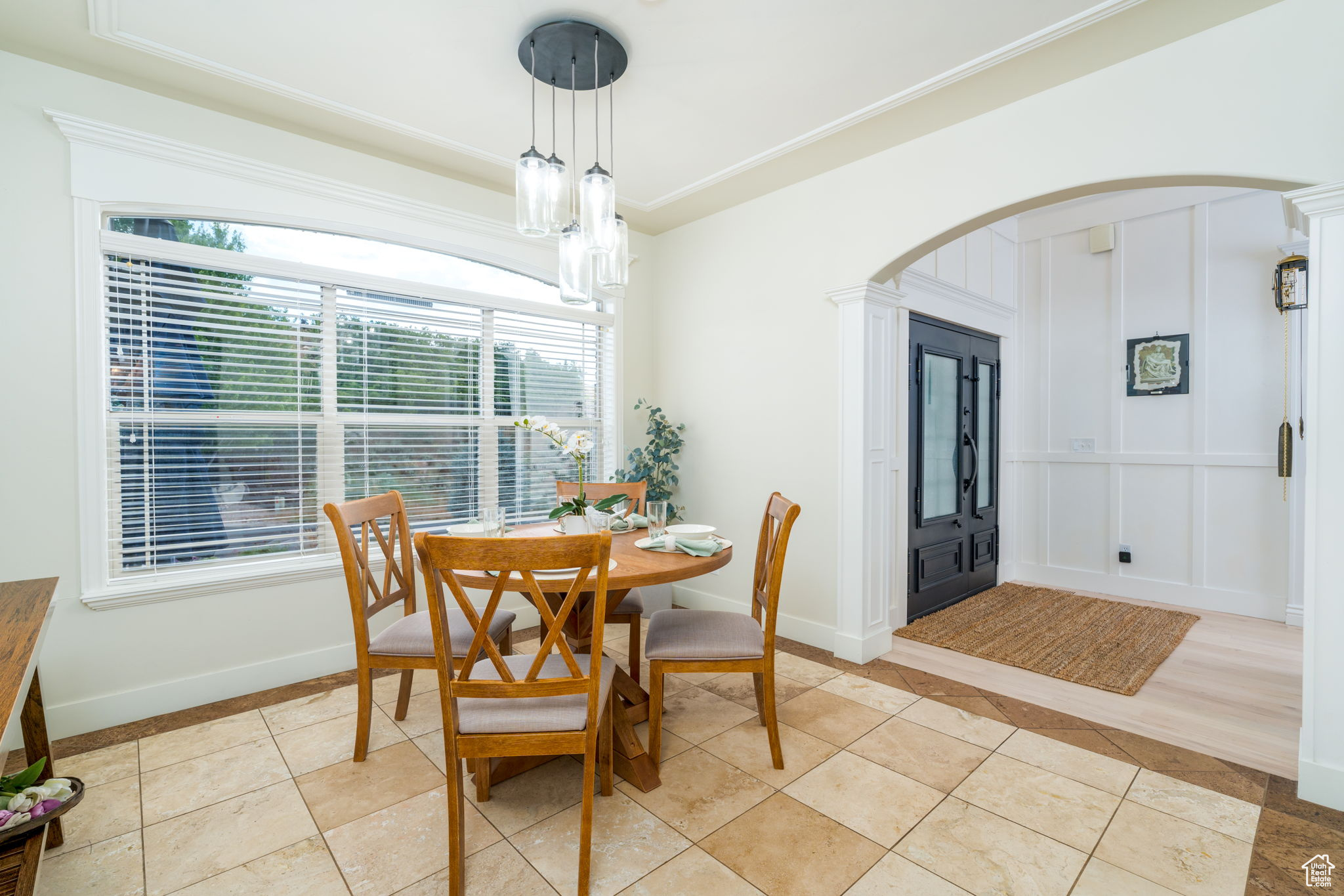 119 S HILLSIDE DRIVE DR