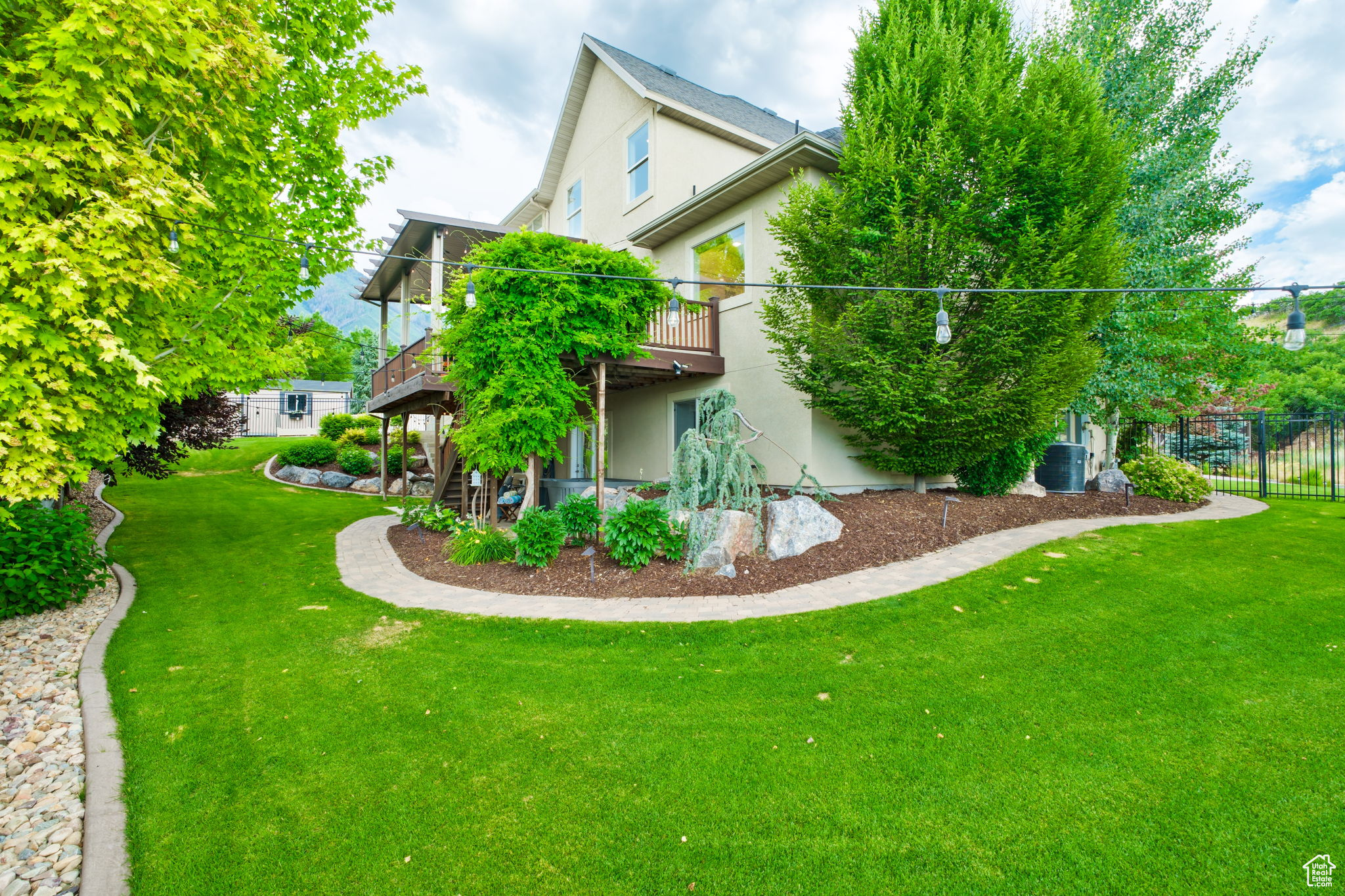 119 S HILLSIDE DRIVE DR