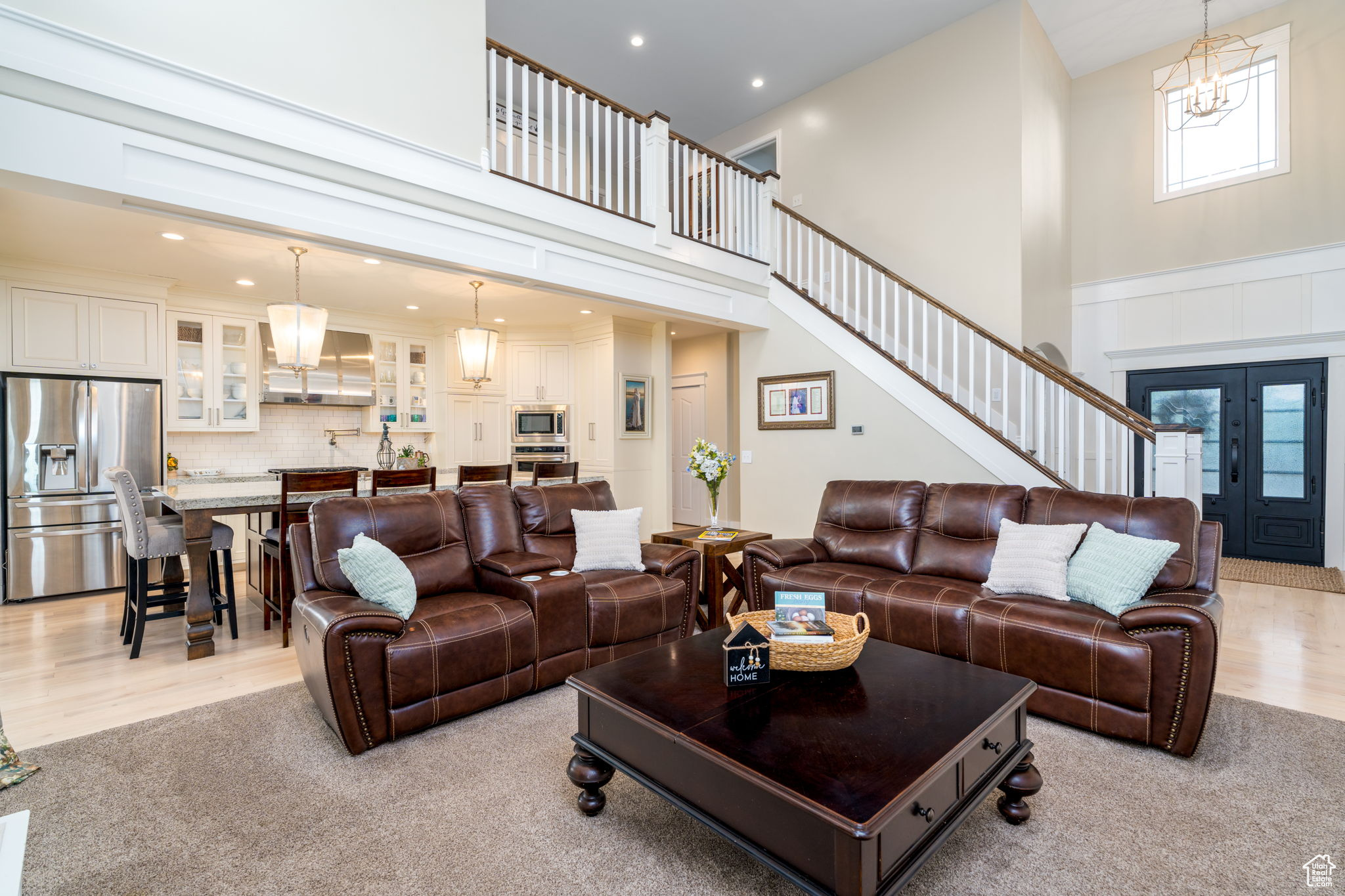 119 S HILLSIDE DRIVE DR