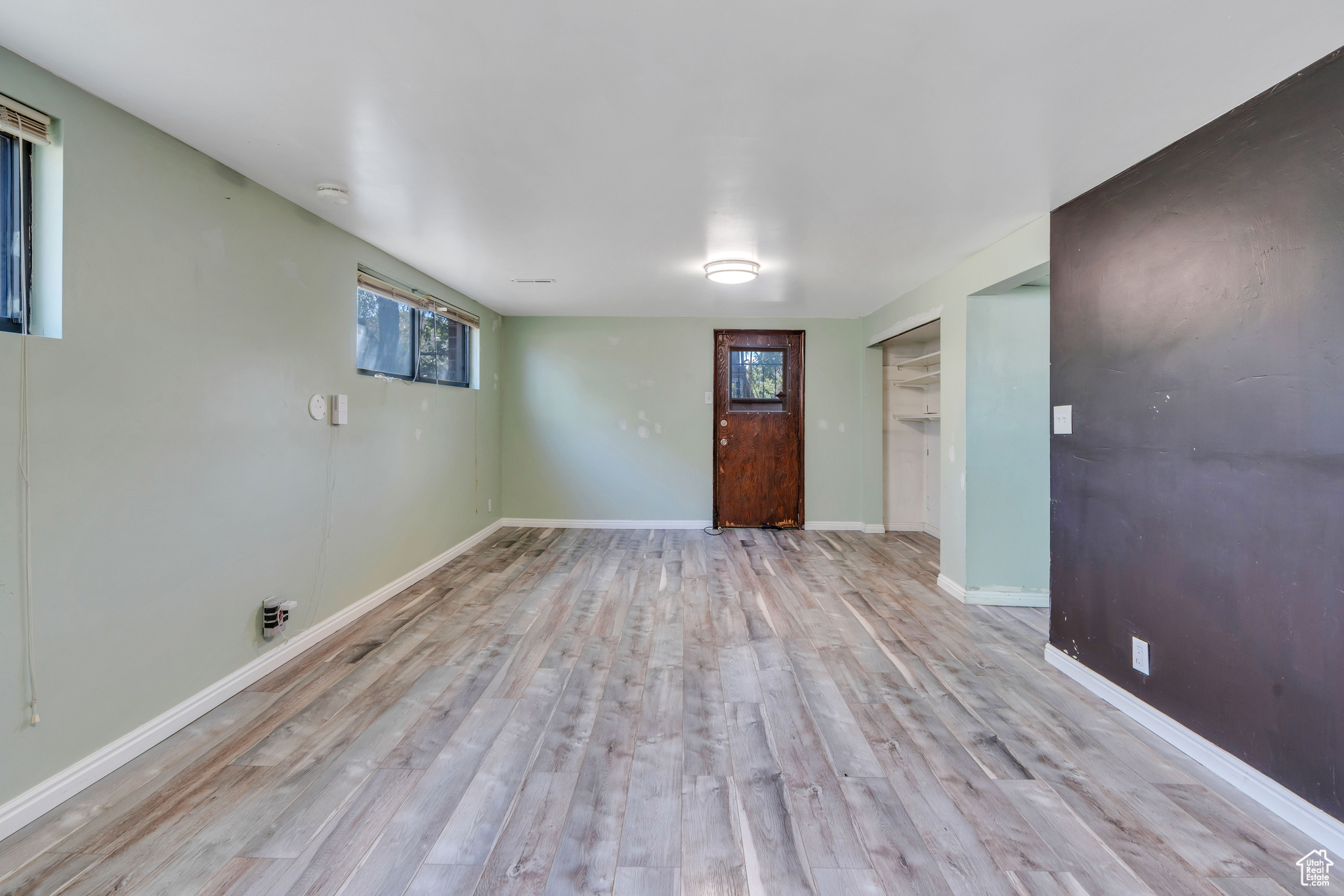 1529 W SUNSET DR