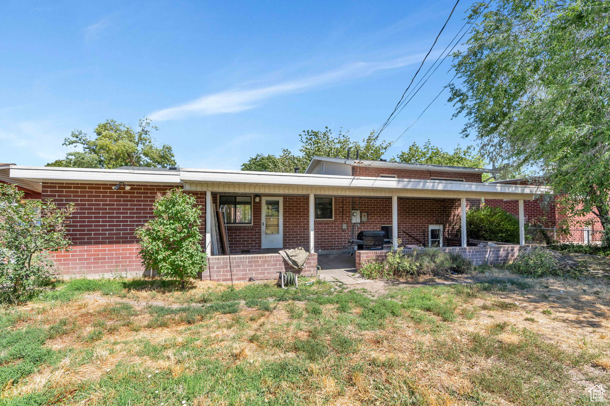 1529 W SUNSET DR