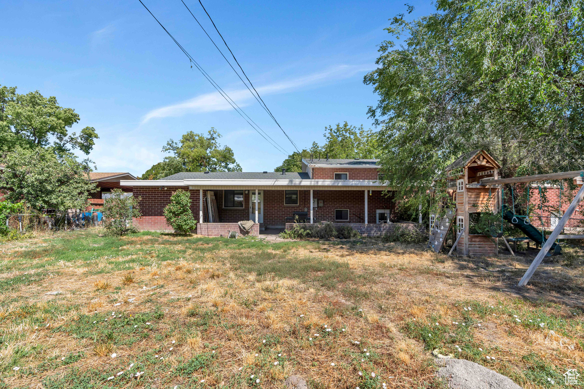 1529 W SUNSET DR