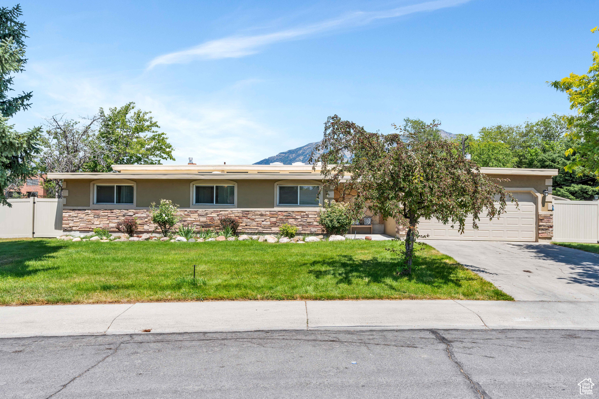 1889 TERRACE DR