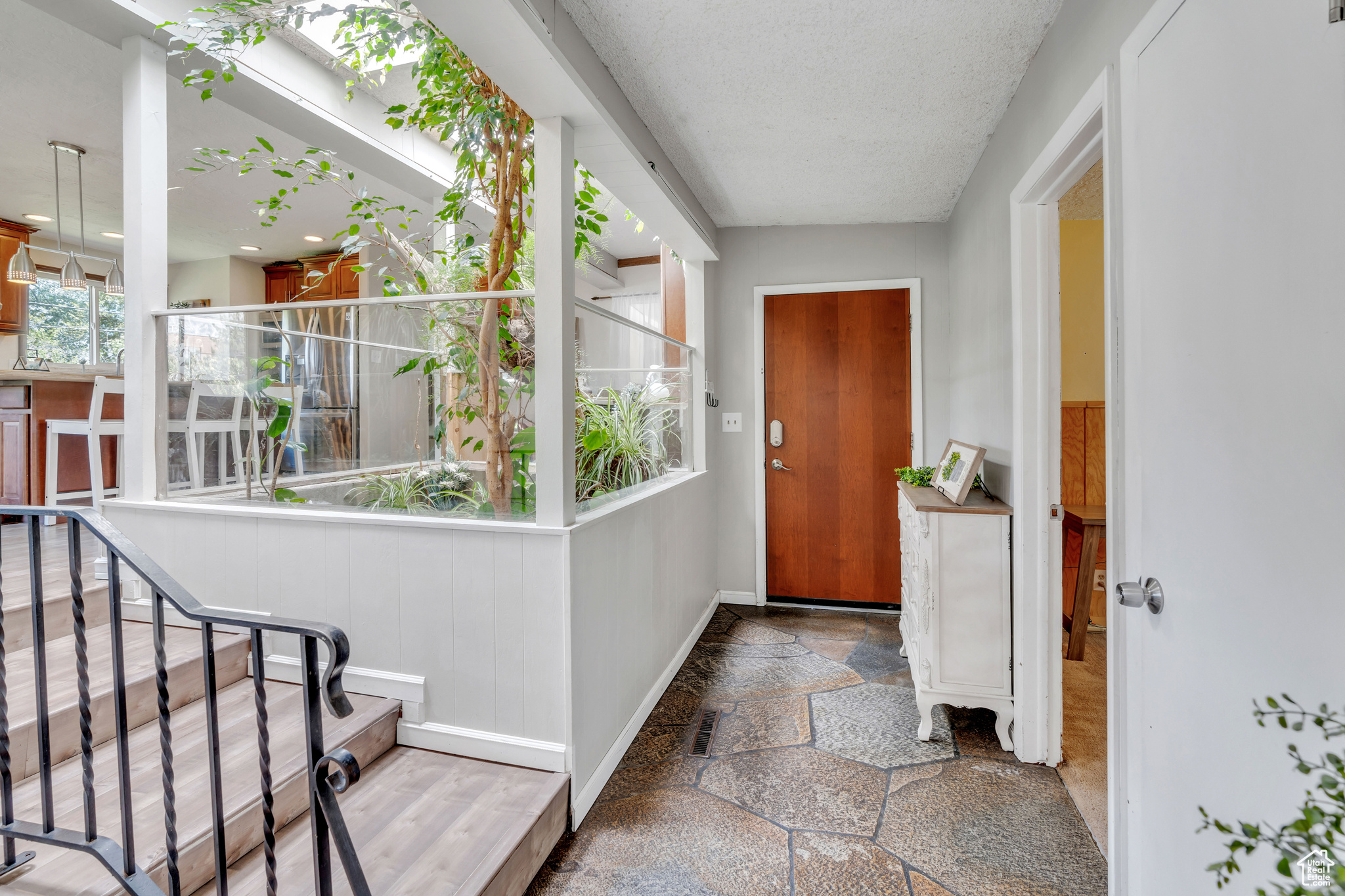 1889 TERRACE DR