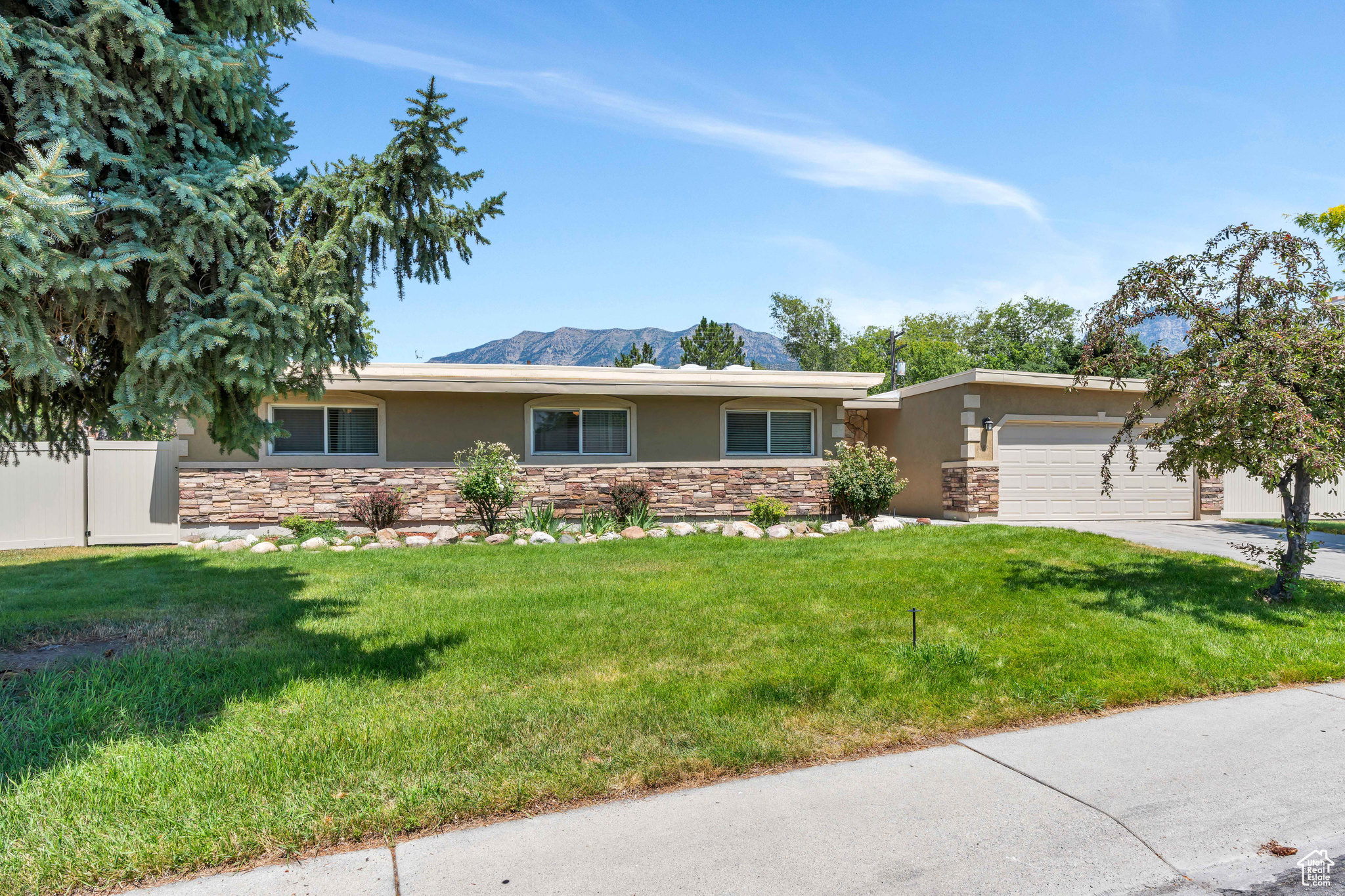 1889 TERRACE DR