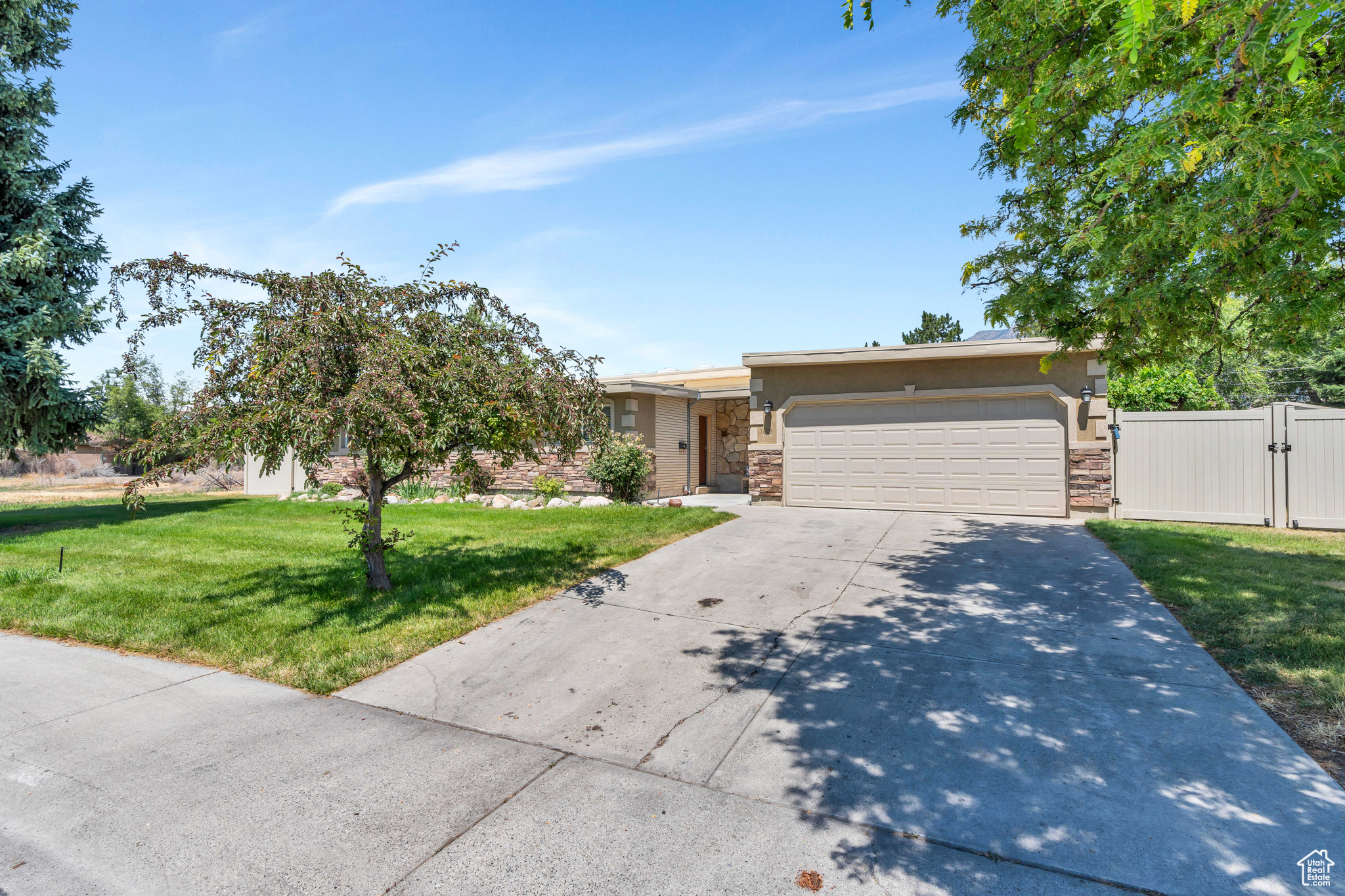1889 TERRACE DR