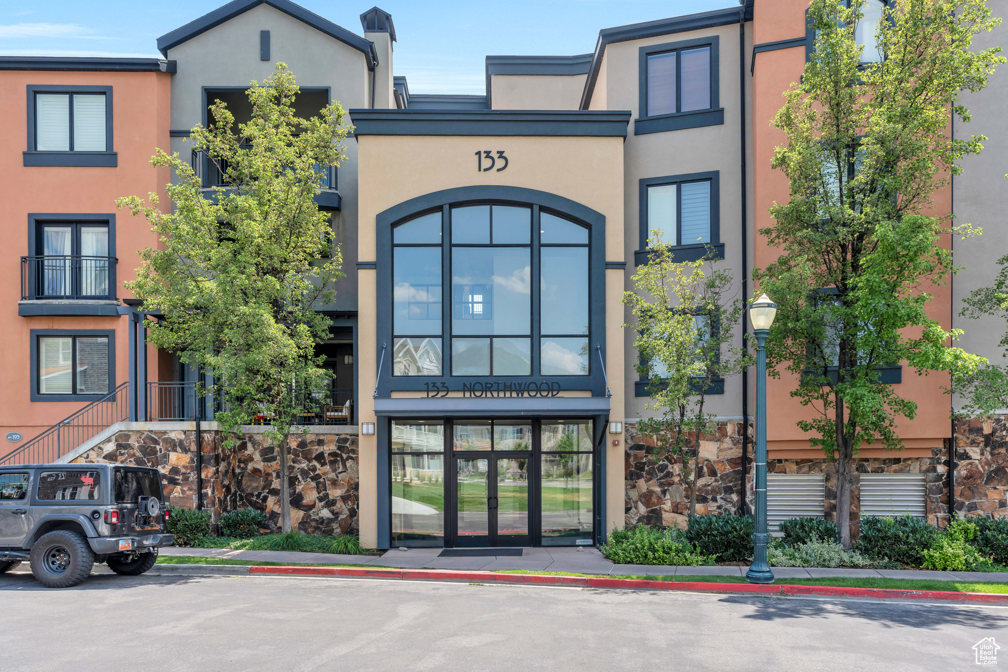 133 W NORTHWOOD LN #203