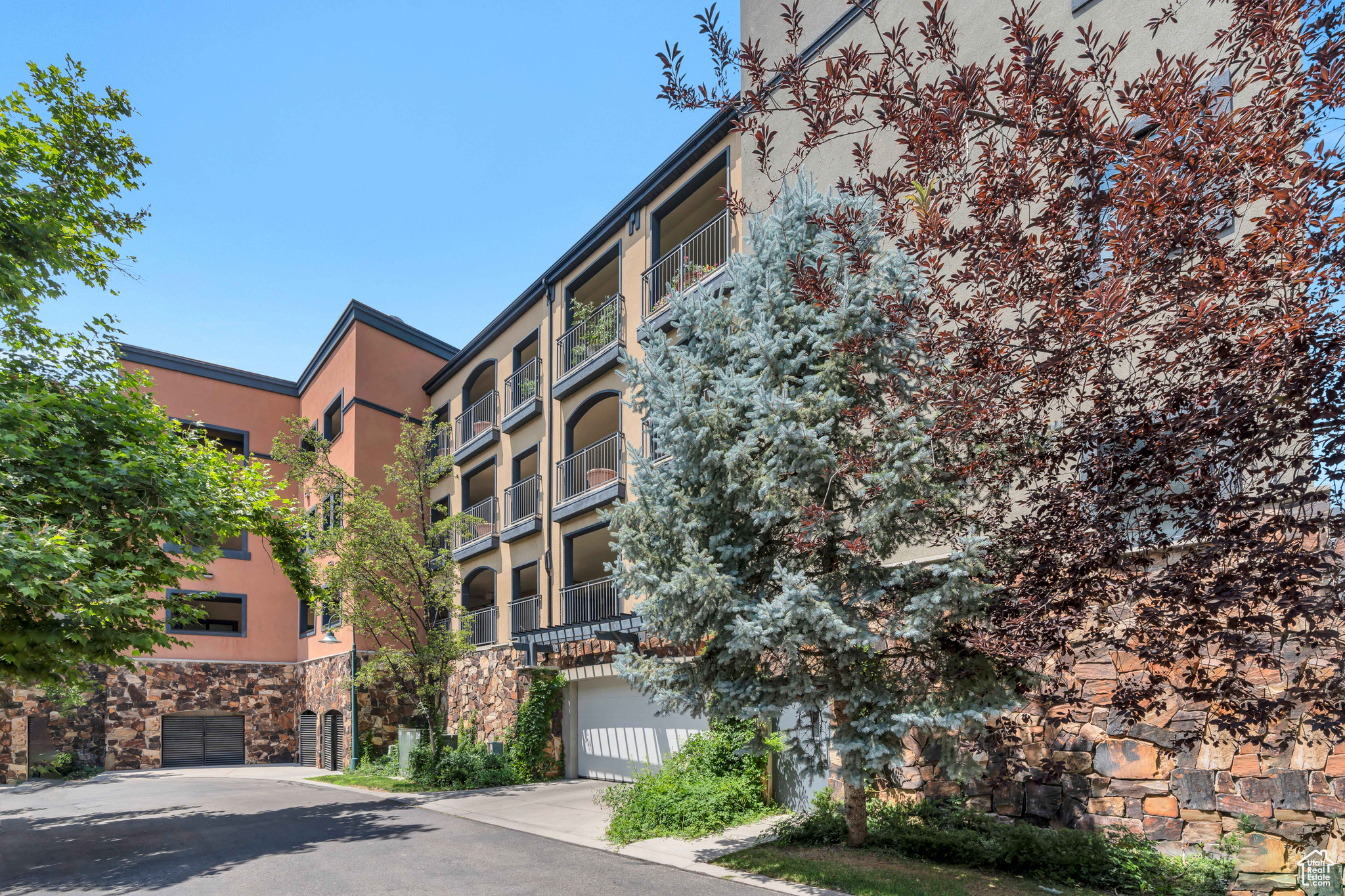 133 W NORTHWOOD LN #203