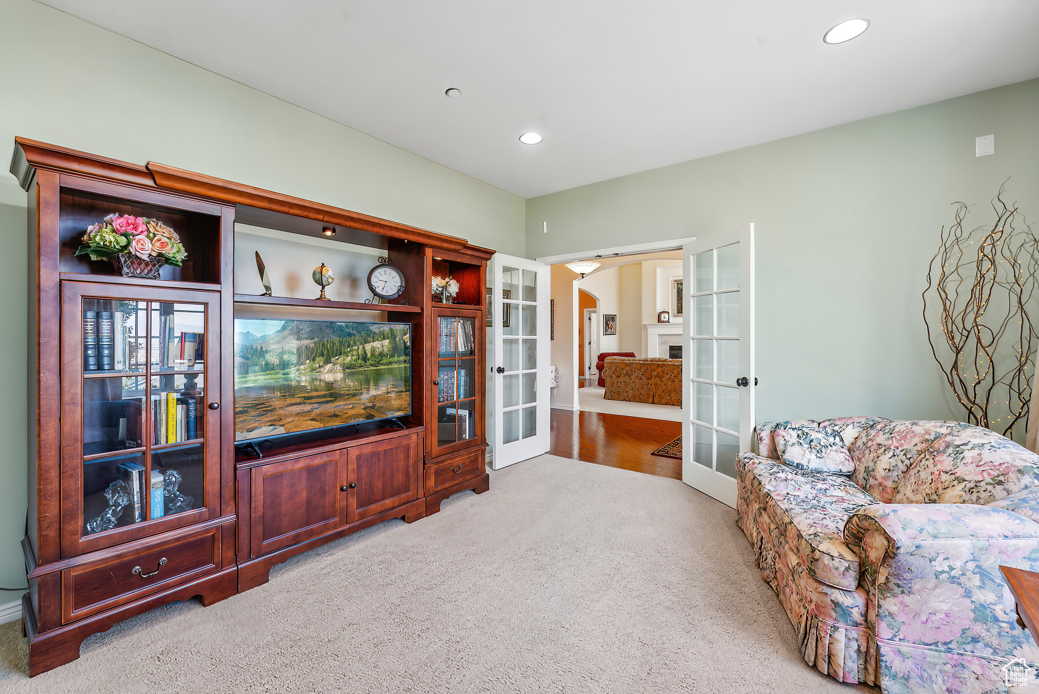 360 W VALLEY VIEW CIR