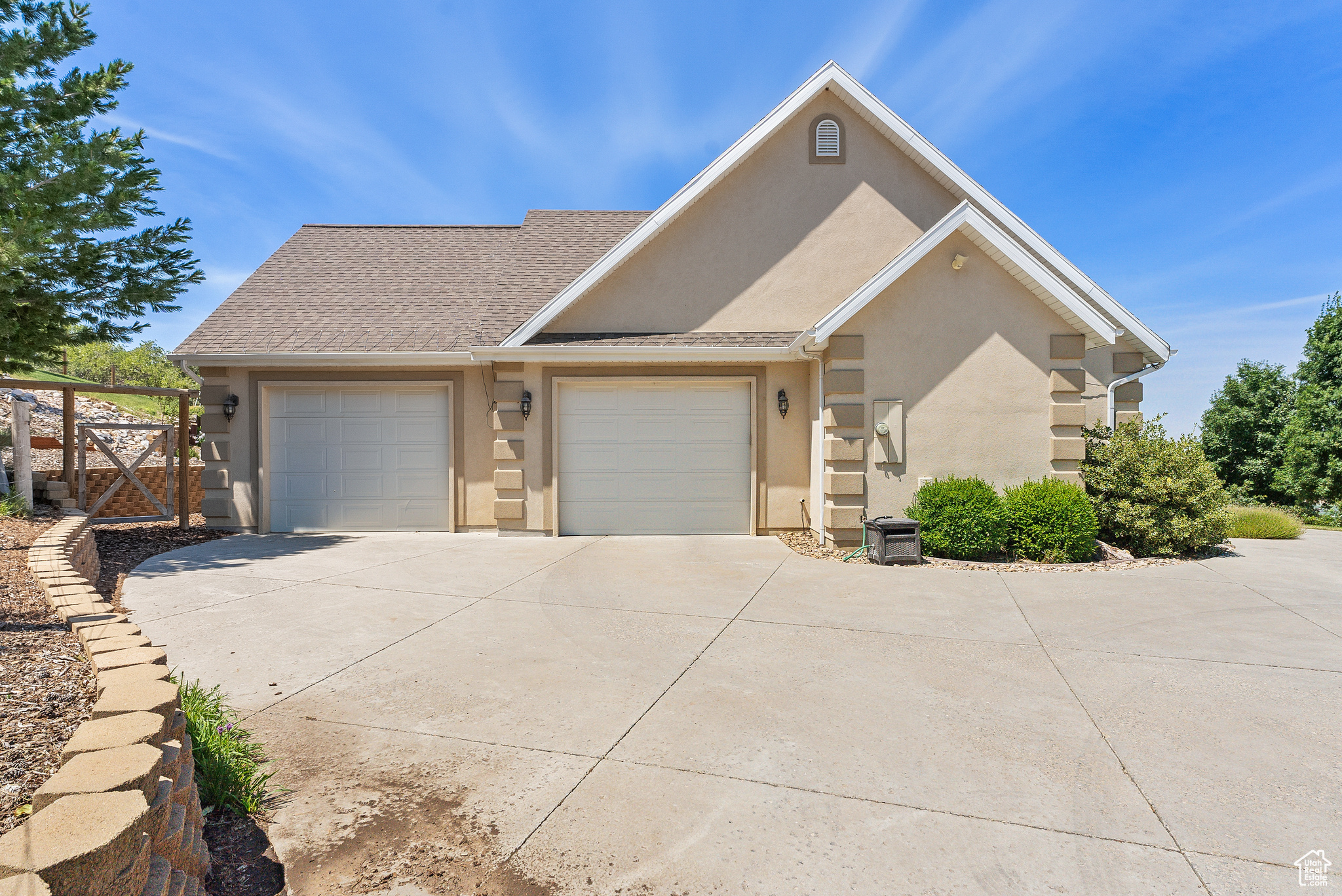 360 W VALLEY VIEW CIR