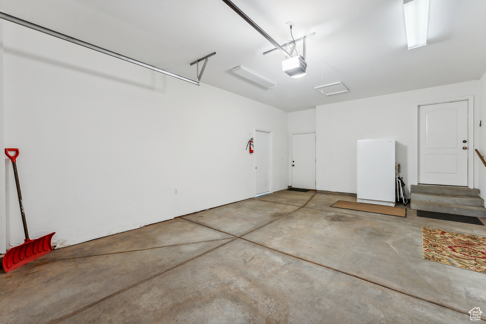 360 W VALLEY VIEW CIR