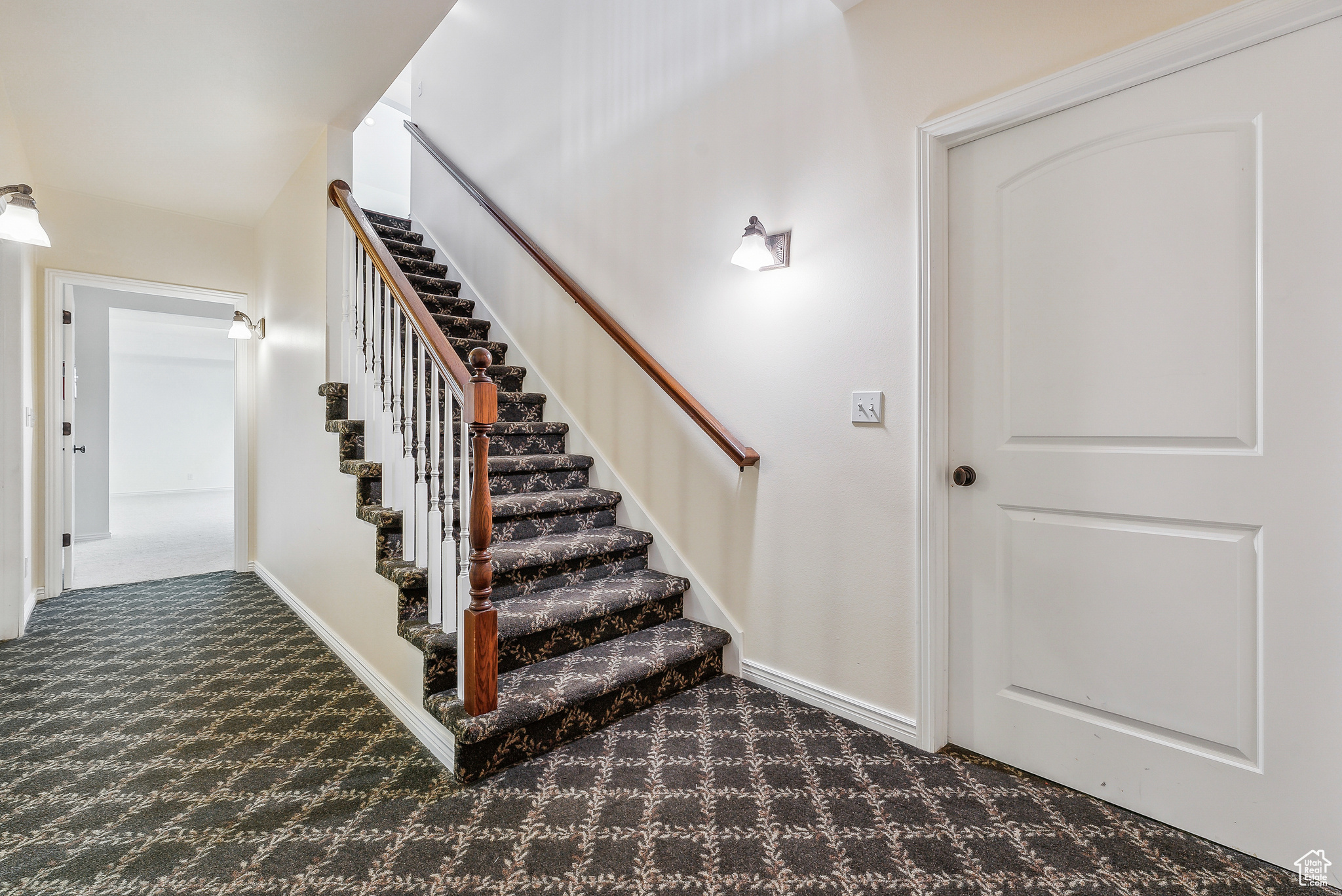 360 W VALLEY VIEW CIR