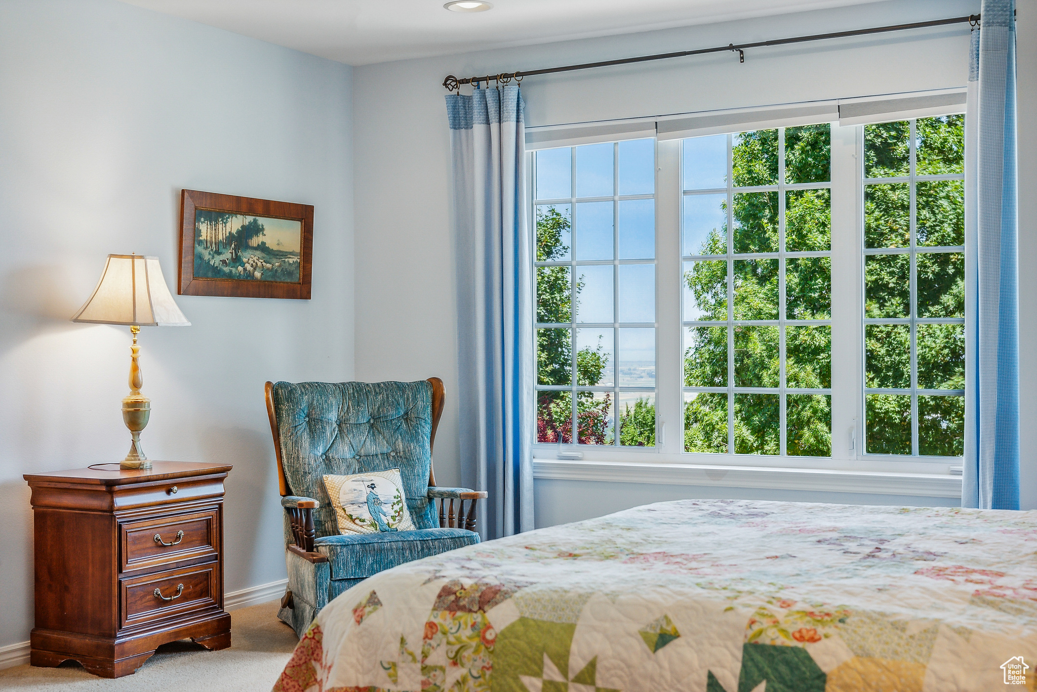 360 W VALLEY VIEW CIR