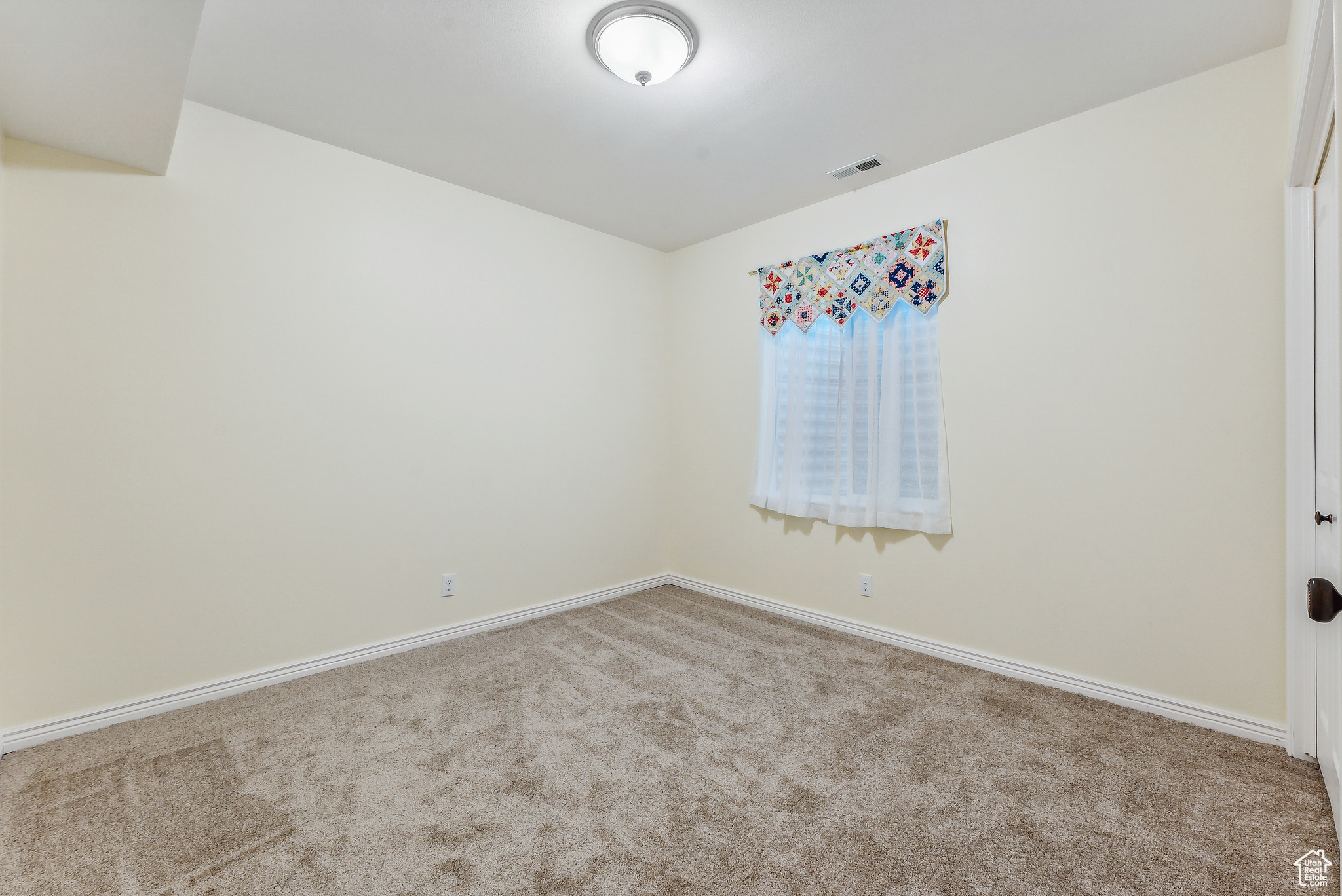 360 W VALLEY VIEW CIR