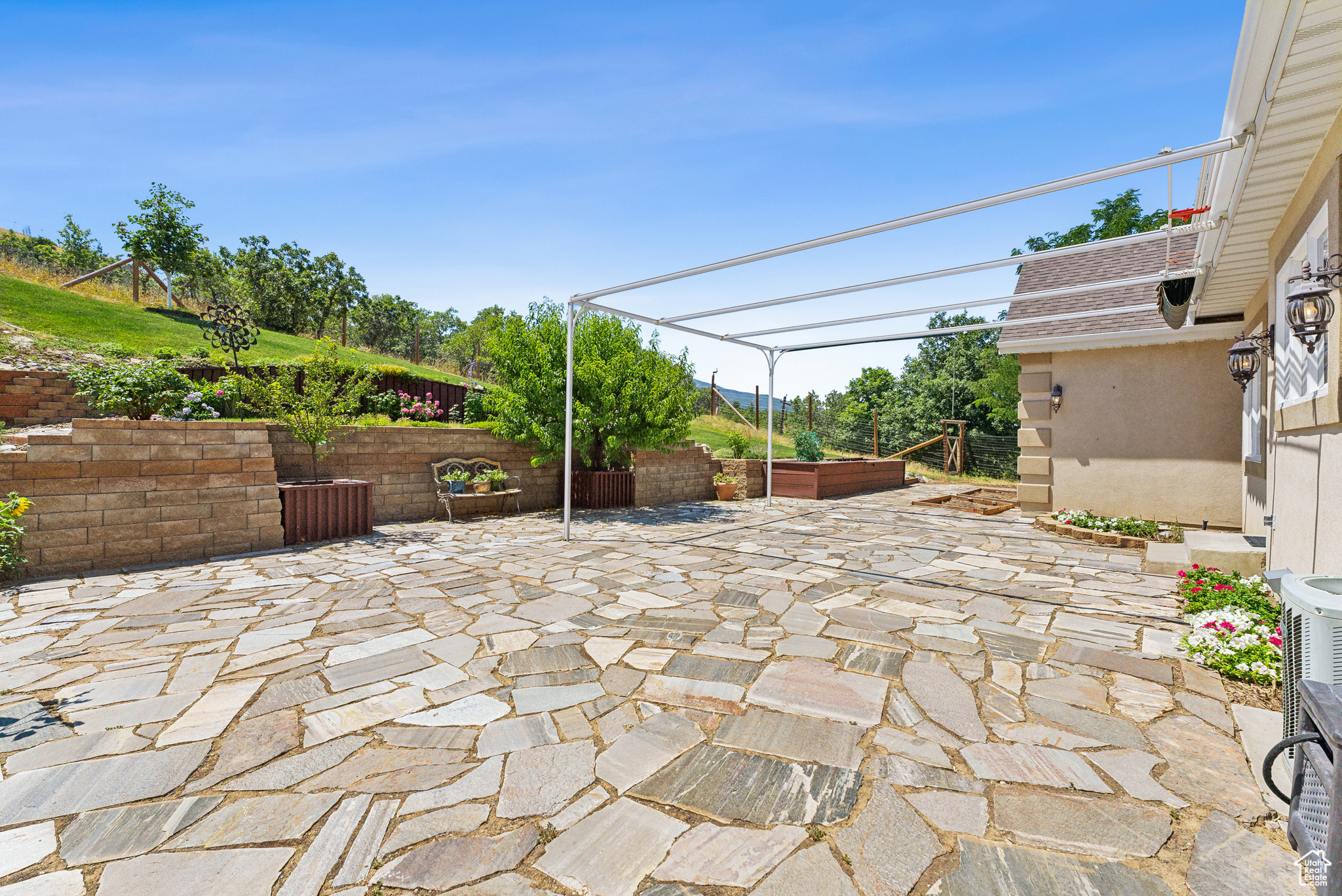 360 W VALLEY VIEW CIR