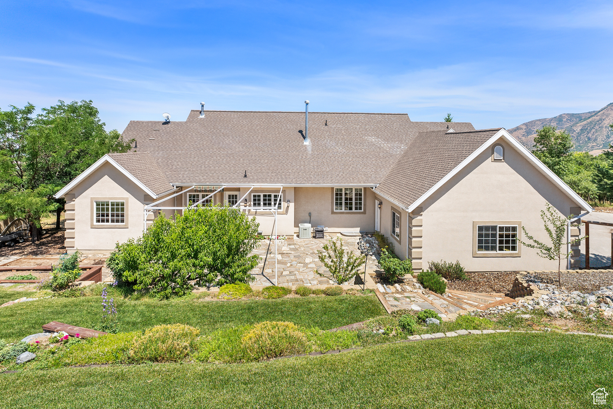 360 W VALLEY VIEW CIR