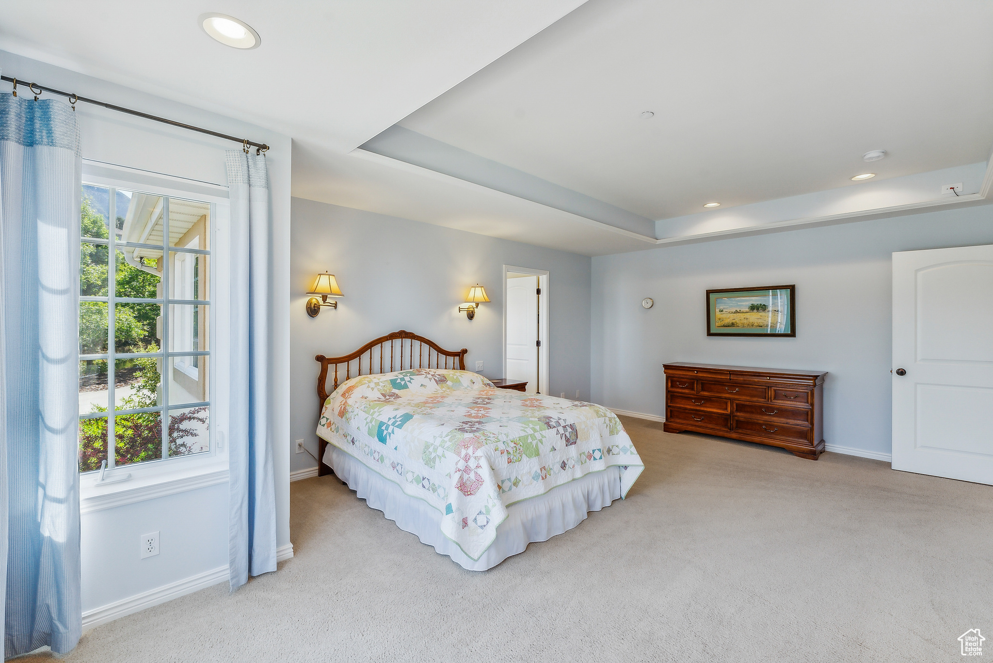 360 W VALLEY VIEW CIR