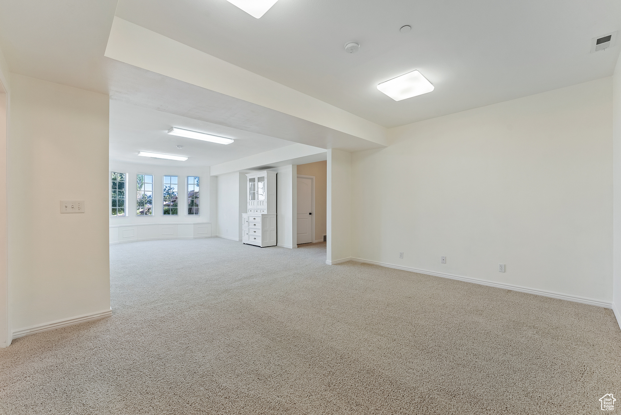 360 W VALLEY VIEW CIR