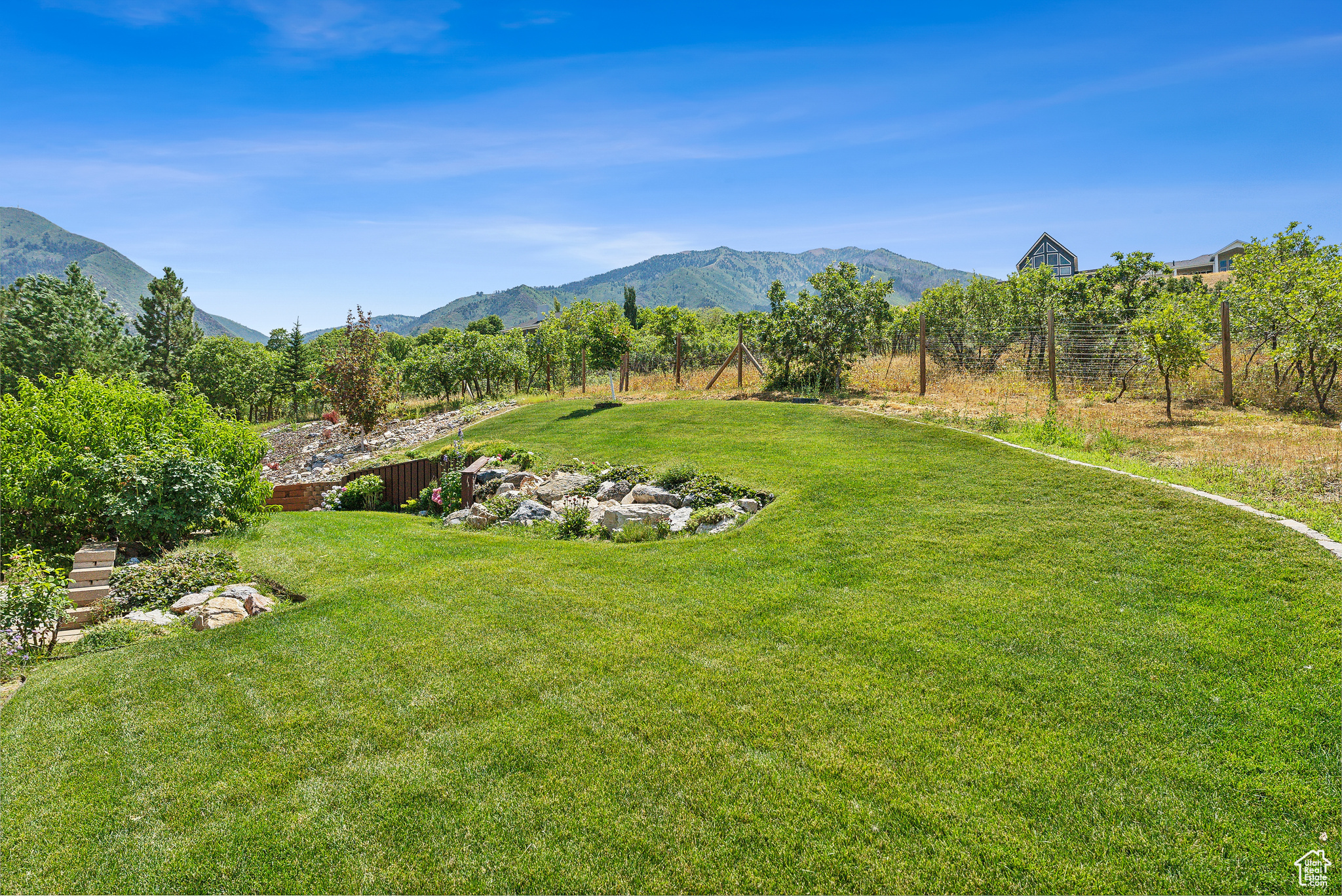 360 W VALLEY VIEW CIR