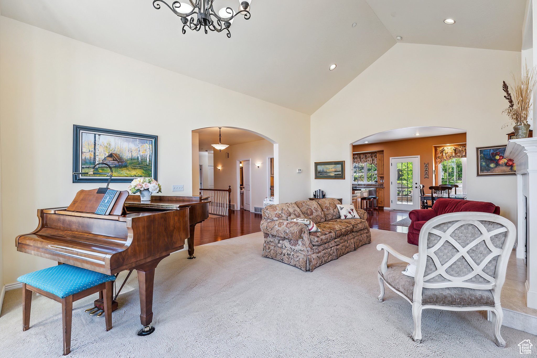 360 W VALLEY VIEW CIR