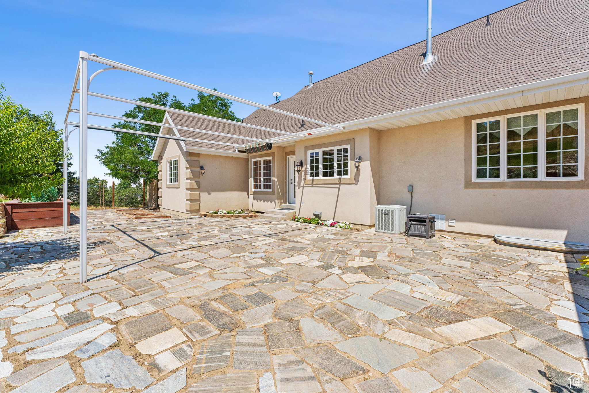 360 W VALLEY VIEW CIR