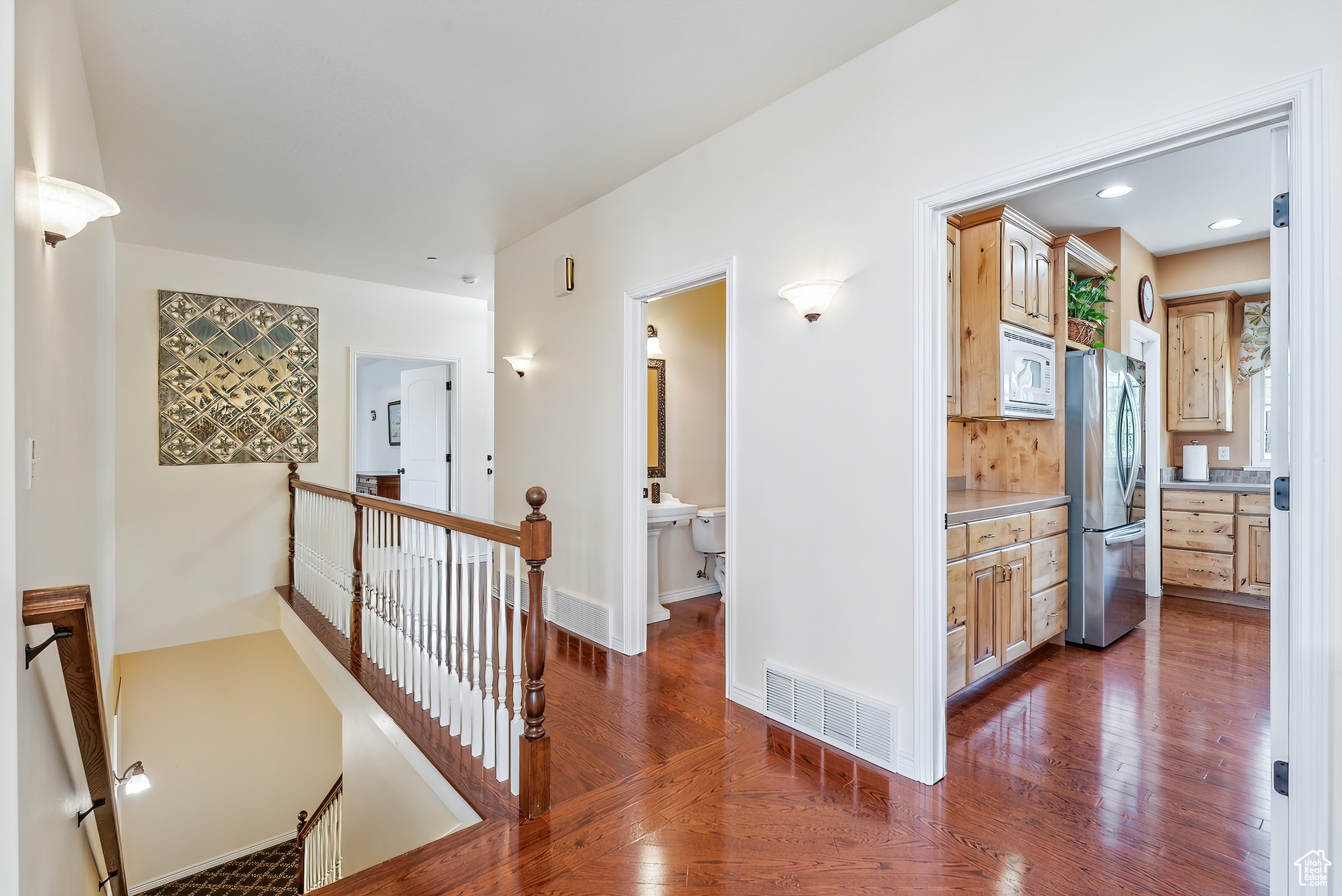 360 W VALLEY VIEW CIR